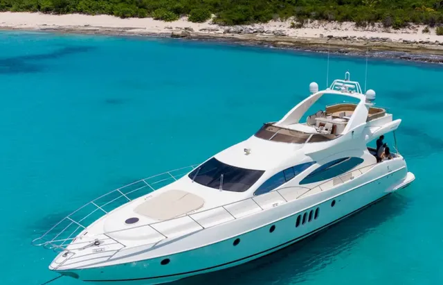 Rent a Azimut  flybridge in Fajardo, Fajardo near me