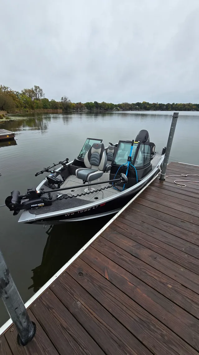 Rent a ALUMACRAFT BOATS aluminum fishing in Roberts, WI near me