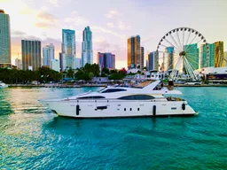 Free Hour // Luxury Azimut 100ft with Jacuzzi ("no hidden fees") boat photo