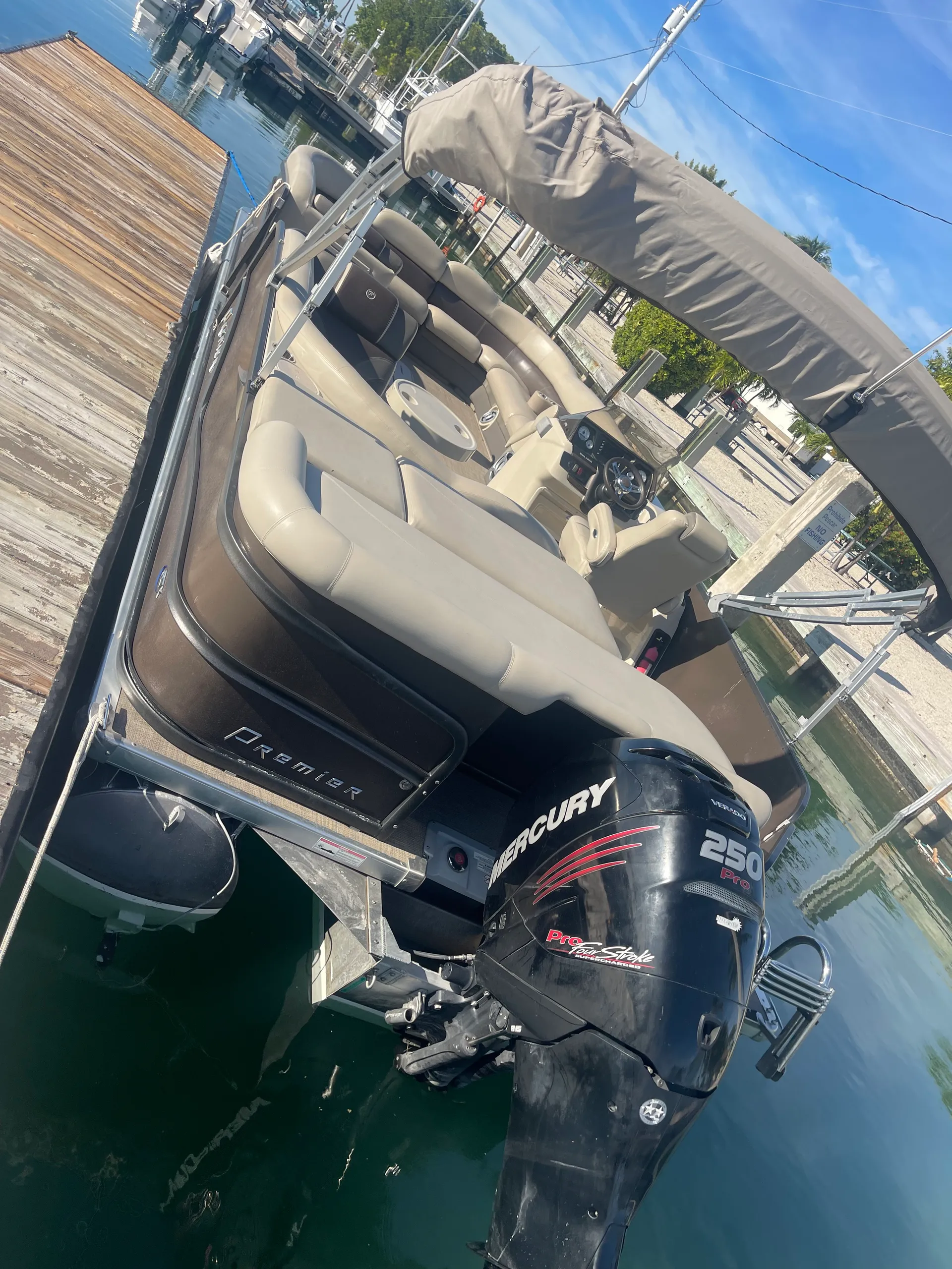 16 Passenger Premier Pontoon 250 HP