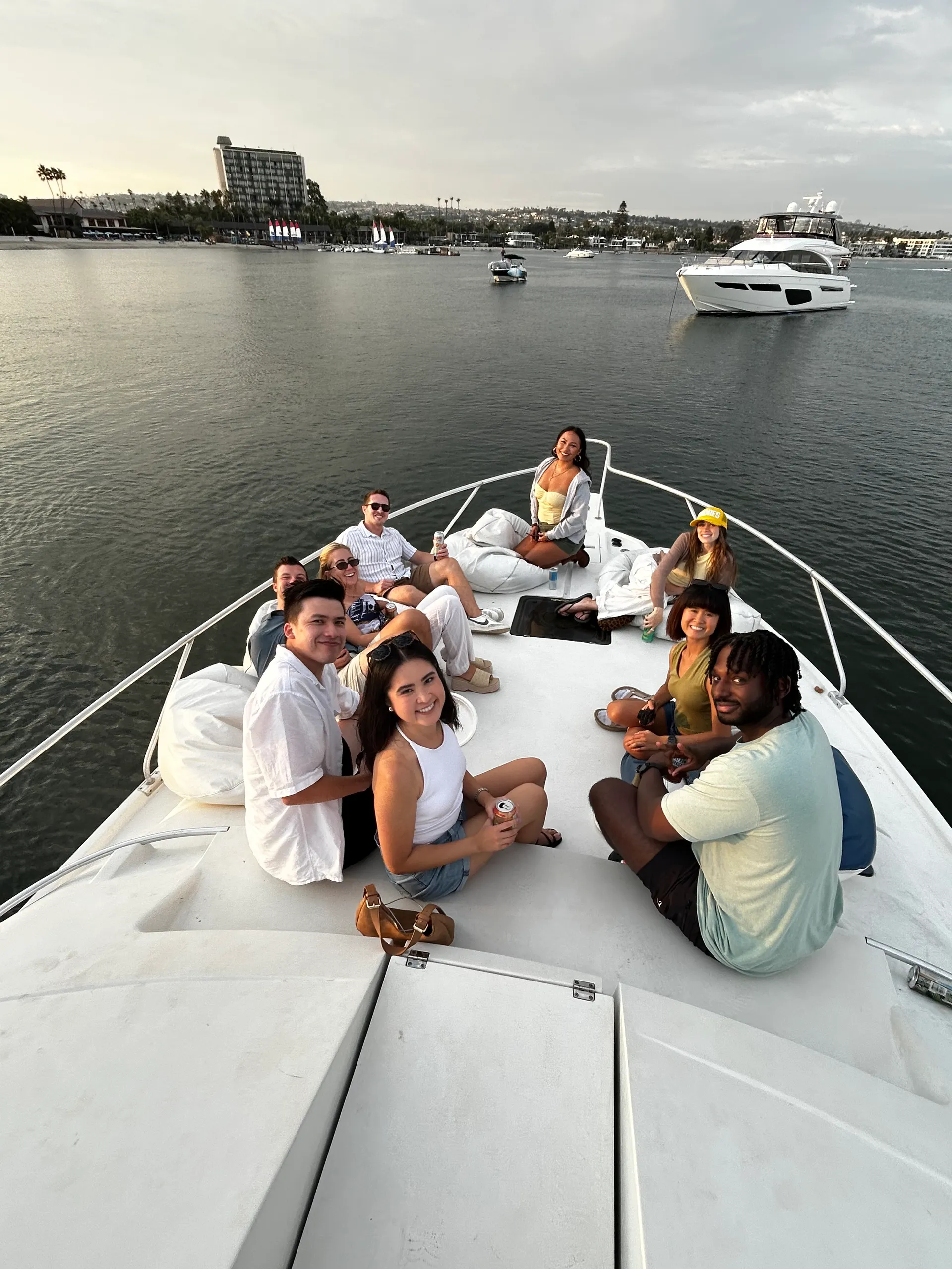 Luxury 40ft Party Yacht fully licensed W/ Capt. -BYOB 12 guests!