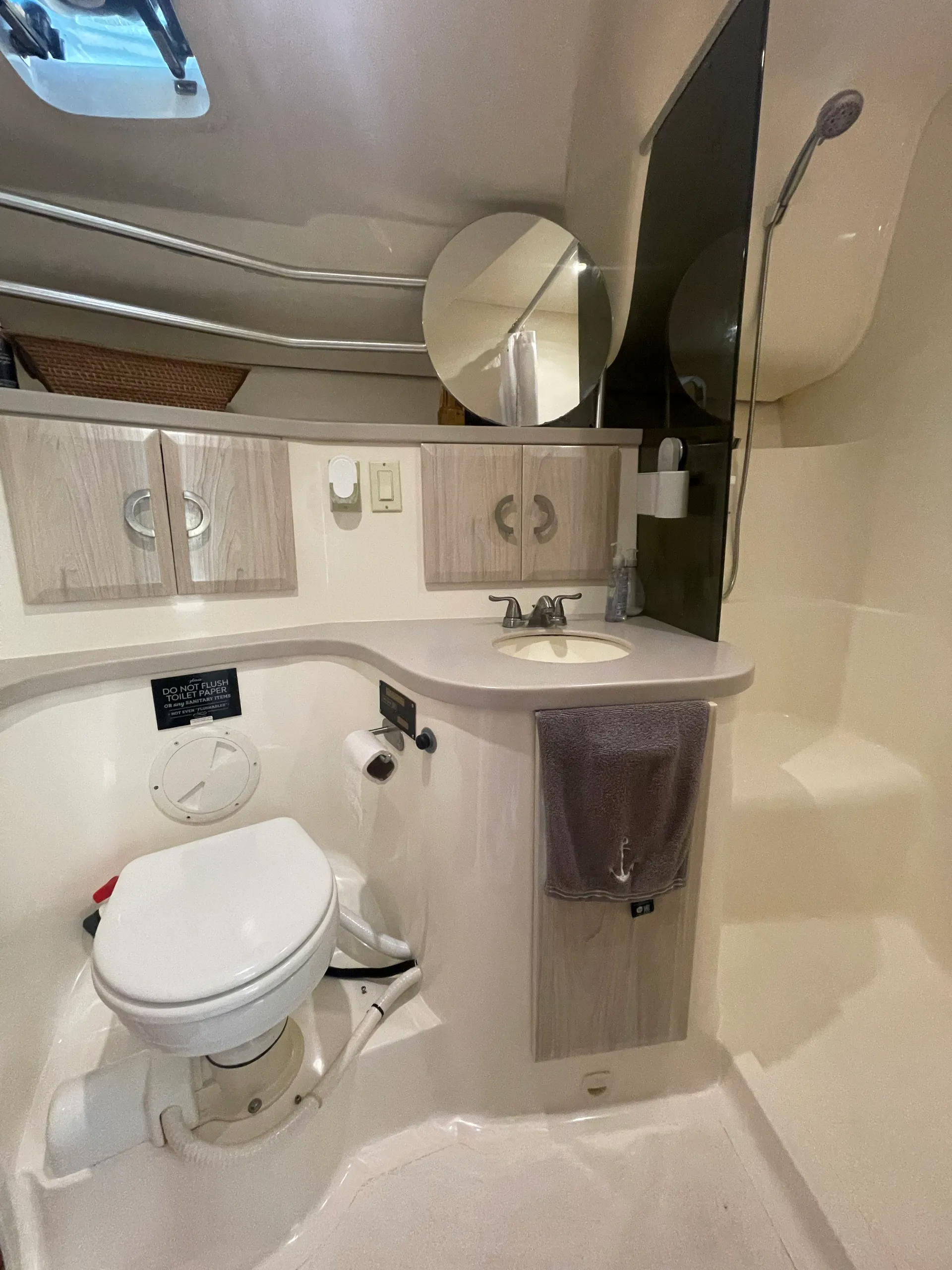 Luxury 40ft Party Yacht fully licensed W/ Capt. -BYOB 12 guests!