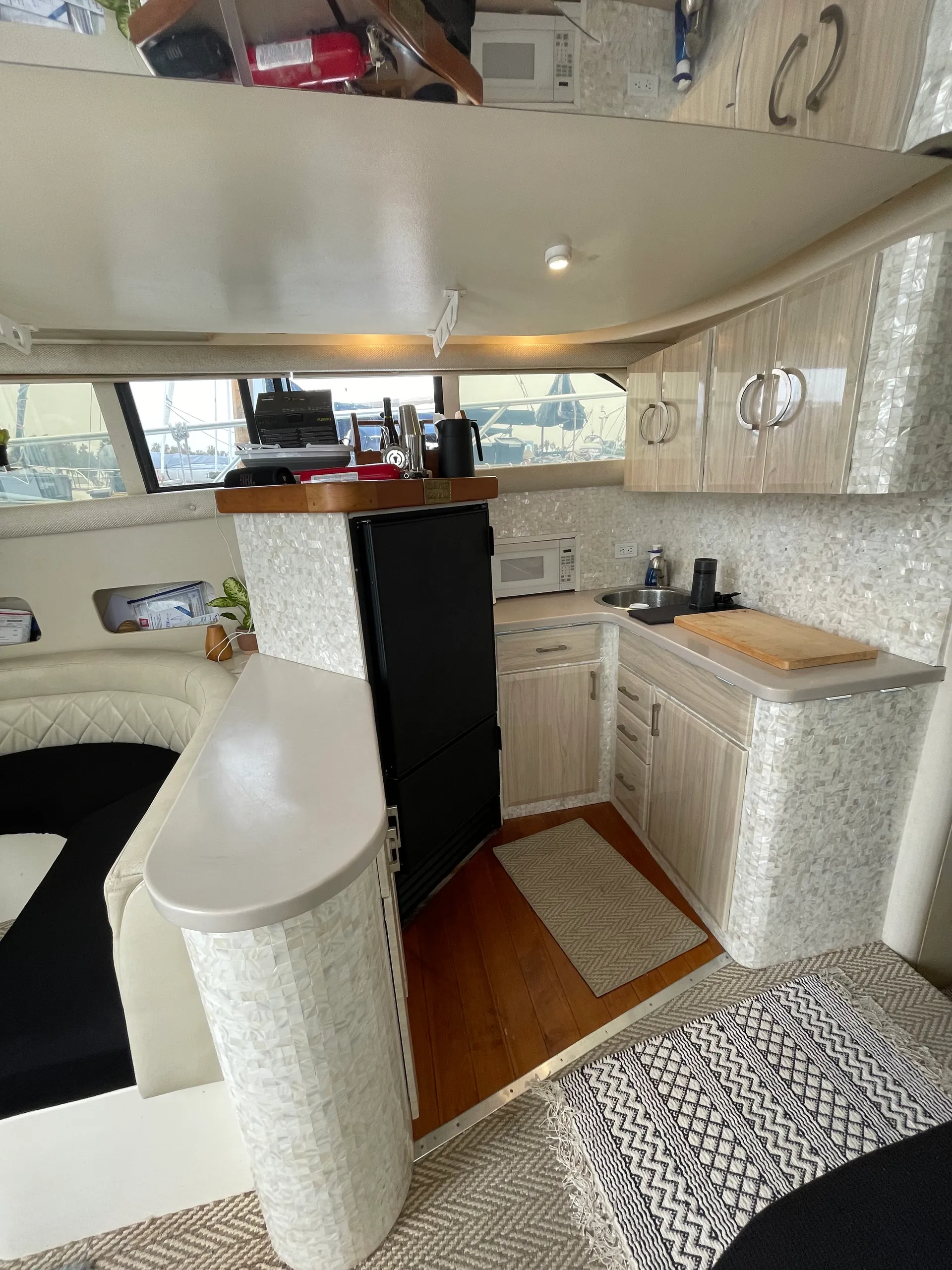 Luxury 40ft Party Yacht fully licensed W/ Capt. -BYOB 12 guests!