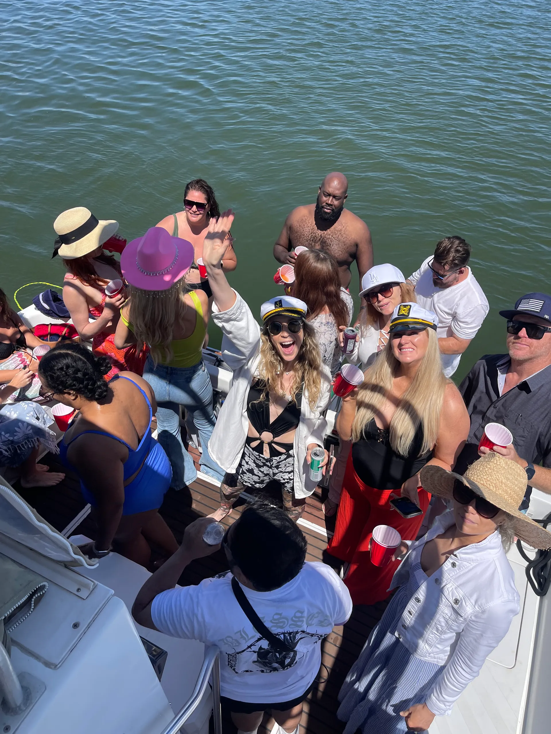 Luxury 40ft Party Yacht fully licensed W/ Capt. -BYOB 12 guests!