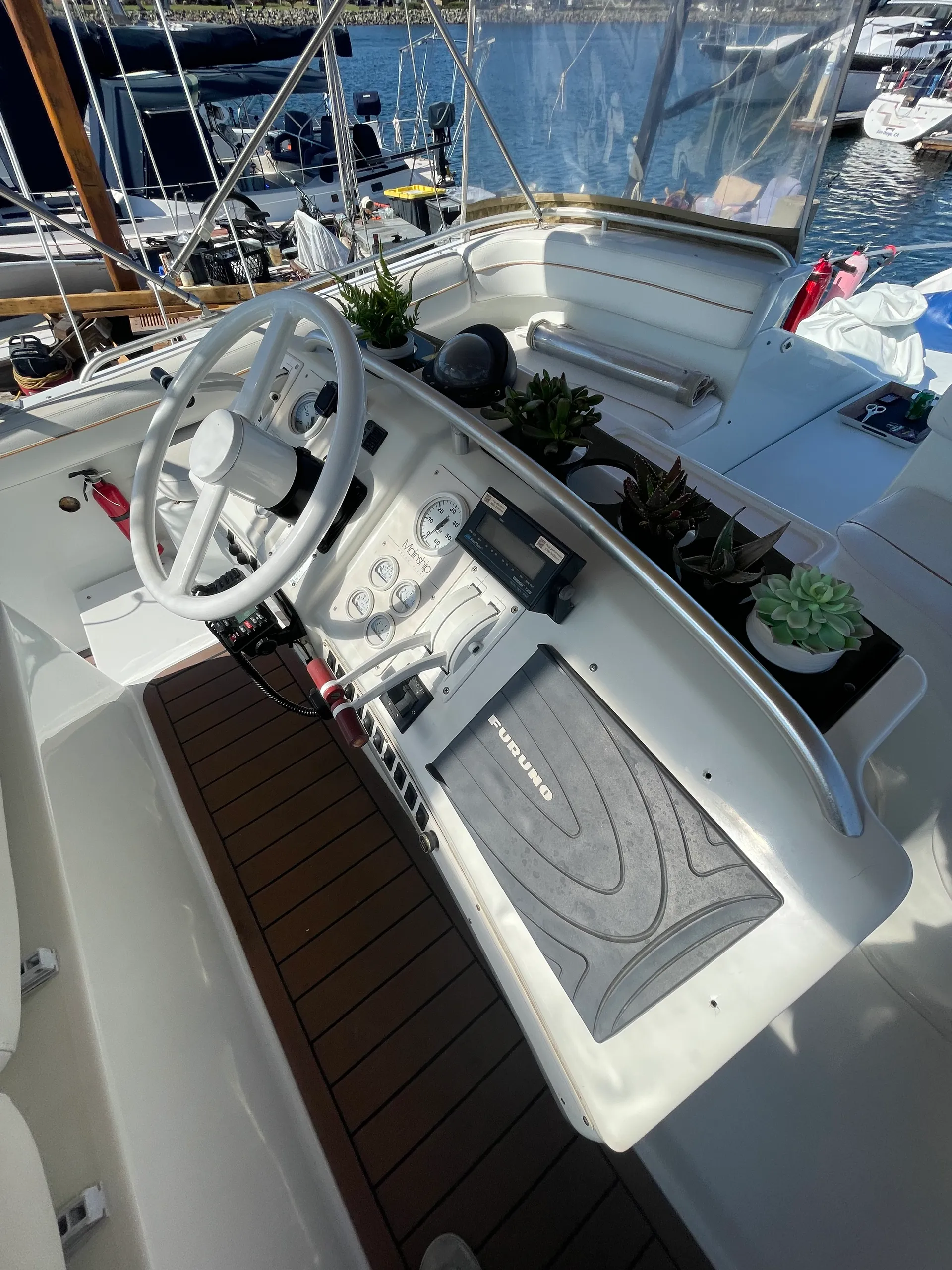 Luxury 40ft Party Yacht fully licensed W/ Capt. -BYOB 12 guests!