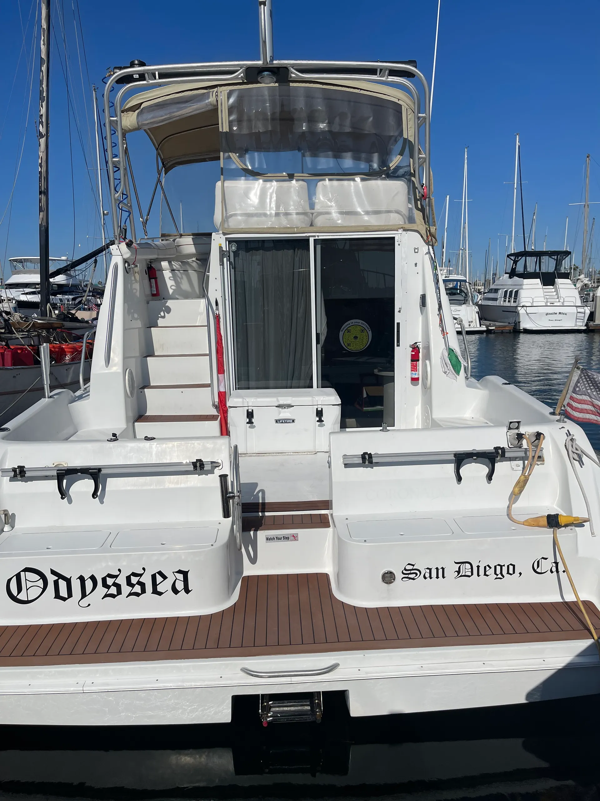 Luxury 40ft Party Yacht fully licensed W/ Capt. -BYOB 12 guests!