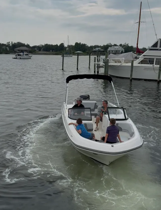 Rent a BAYLINER bow rider in Panama City, FL near me