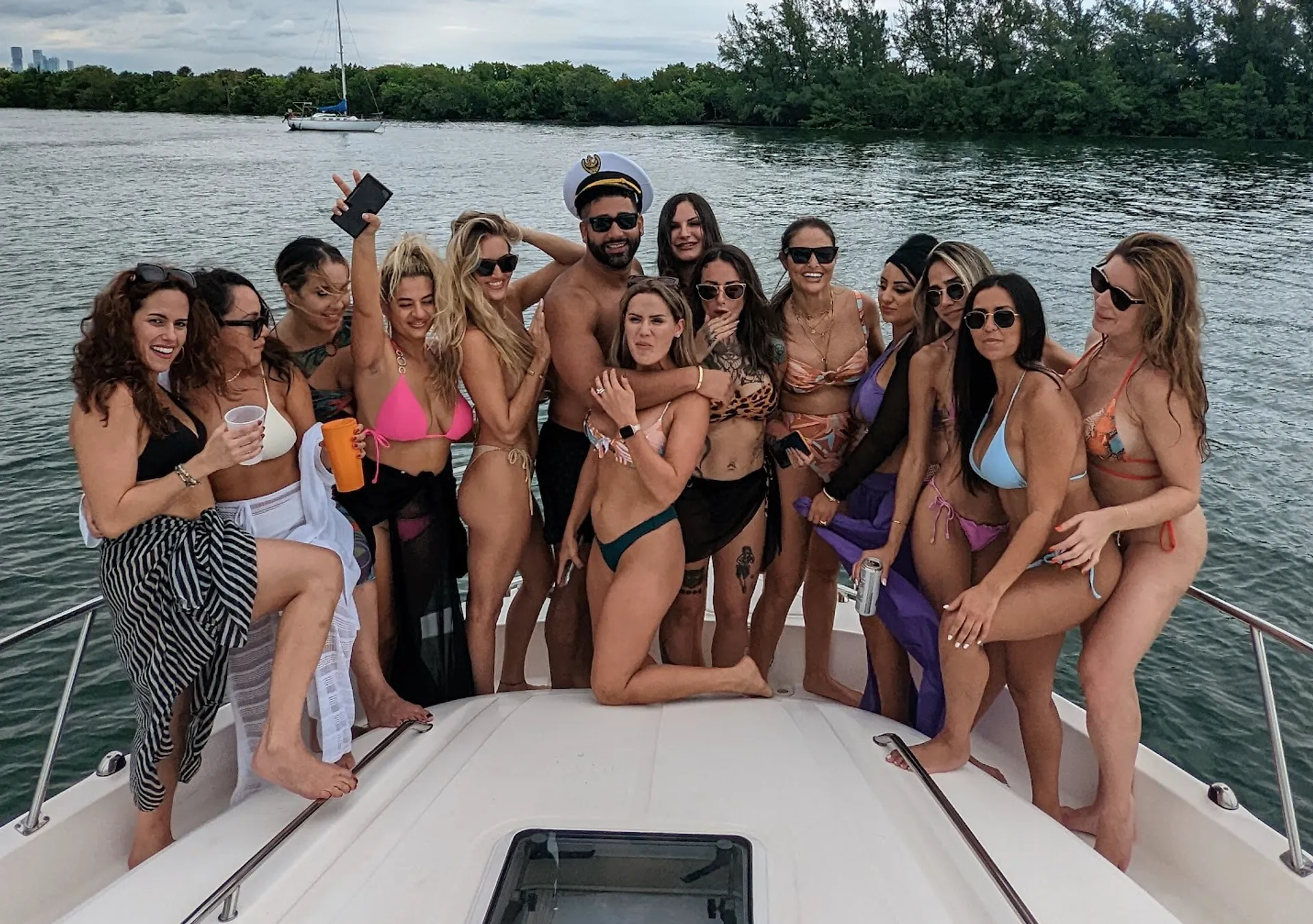 FREE HOUR | 50FT 13-PERSON  YACHT IN SOUTH BEACH