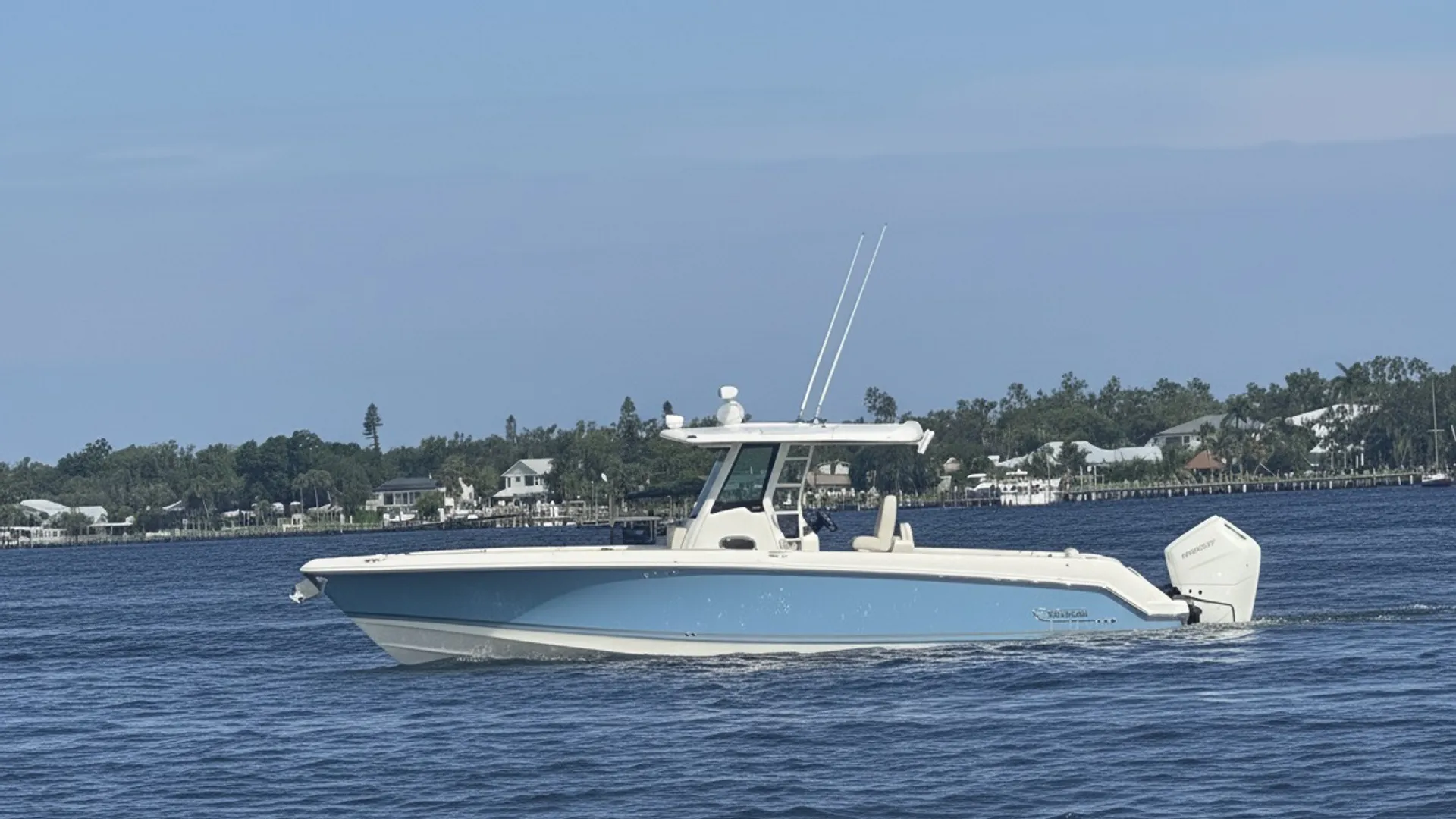 BOSTON WHALER 330 OUTRAGE in Holmes Beach, FL — photo 3