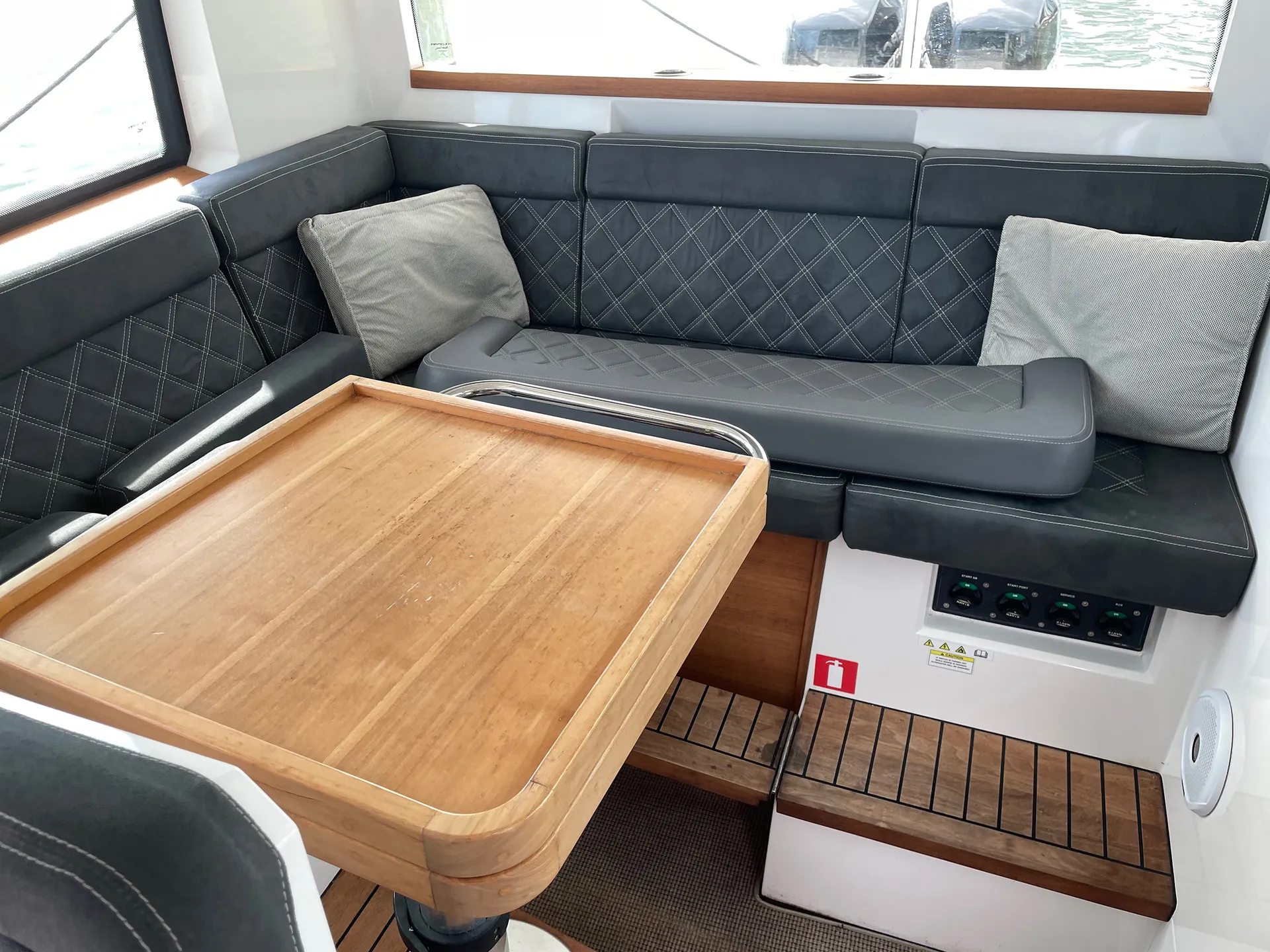 37ft Axopar - Experience the Palm Beaches Luxury Day Cruiser