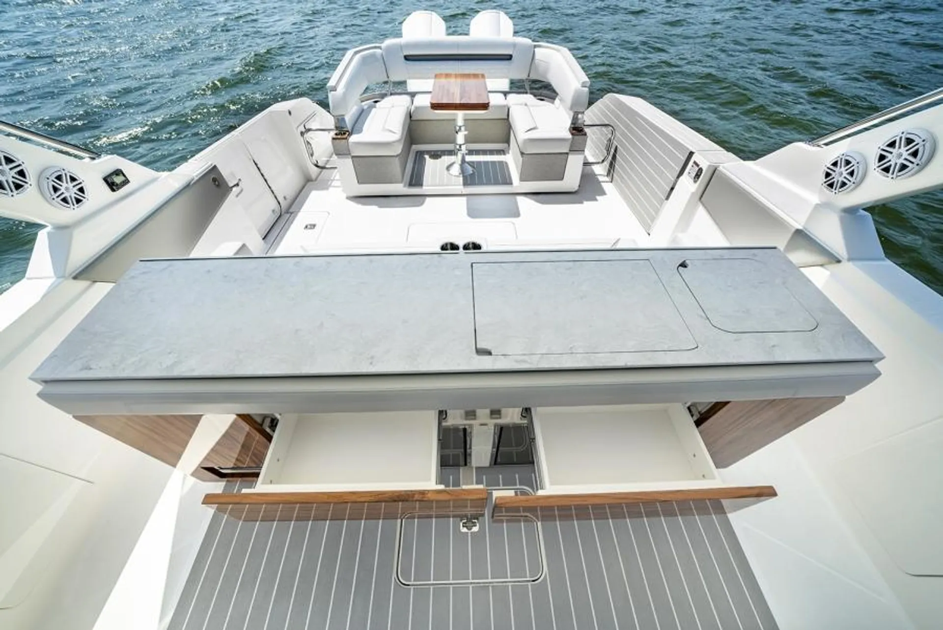 🎇WELCOME OUR BRAND NEW TIARA 43' LS CAPT, CREW, FUEL INCLUDED 🎇