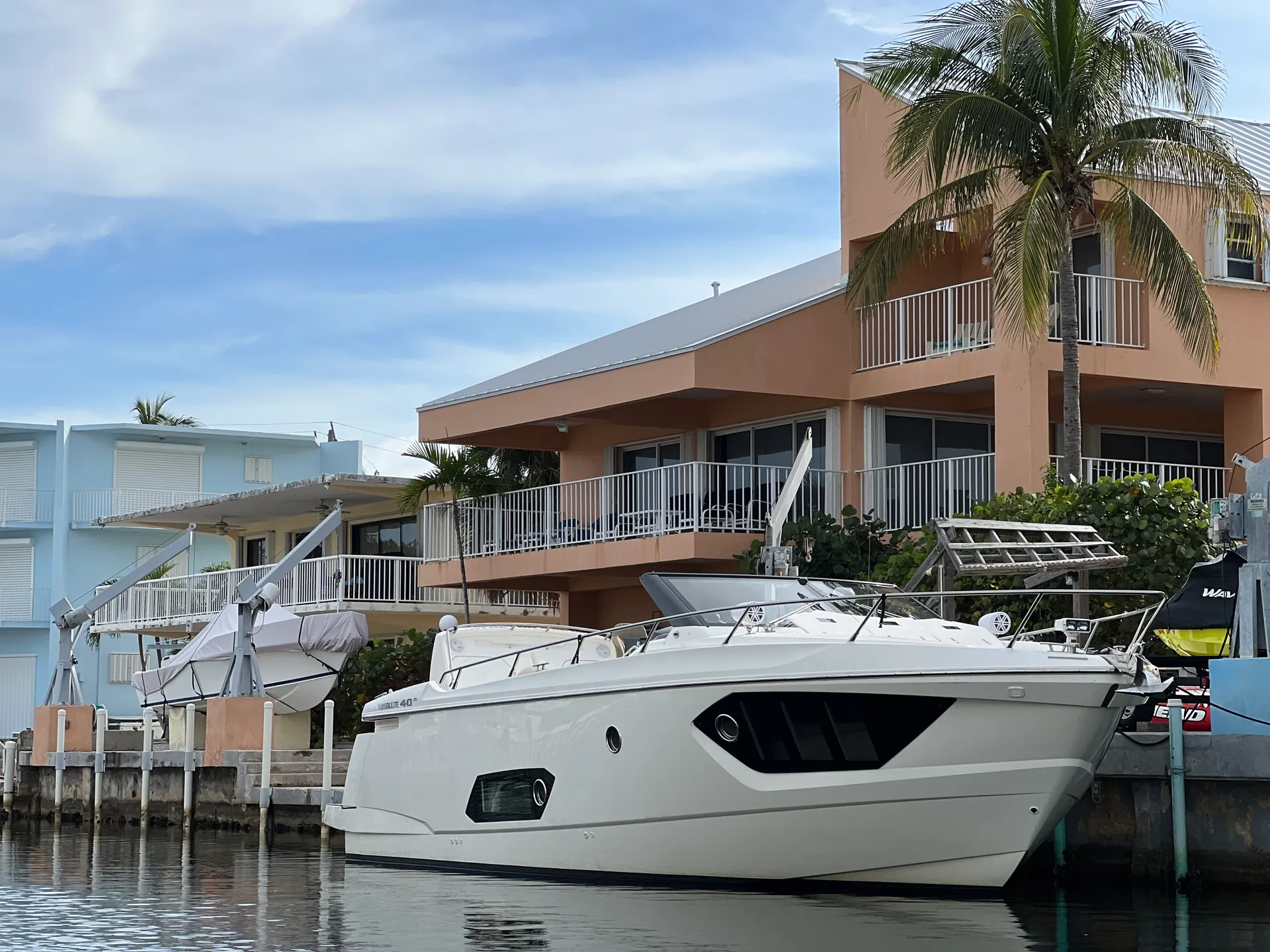 2015 Absolute 40 STL Motor Yacht for rent