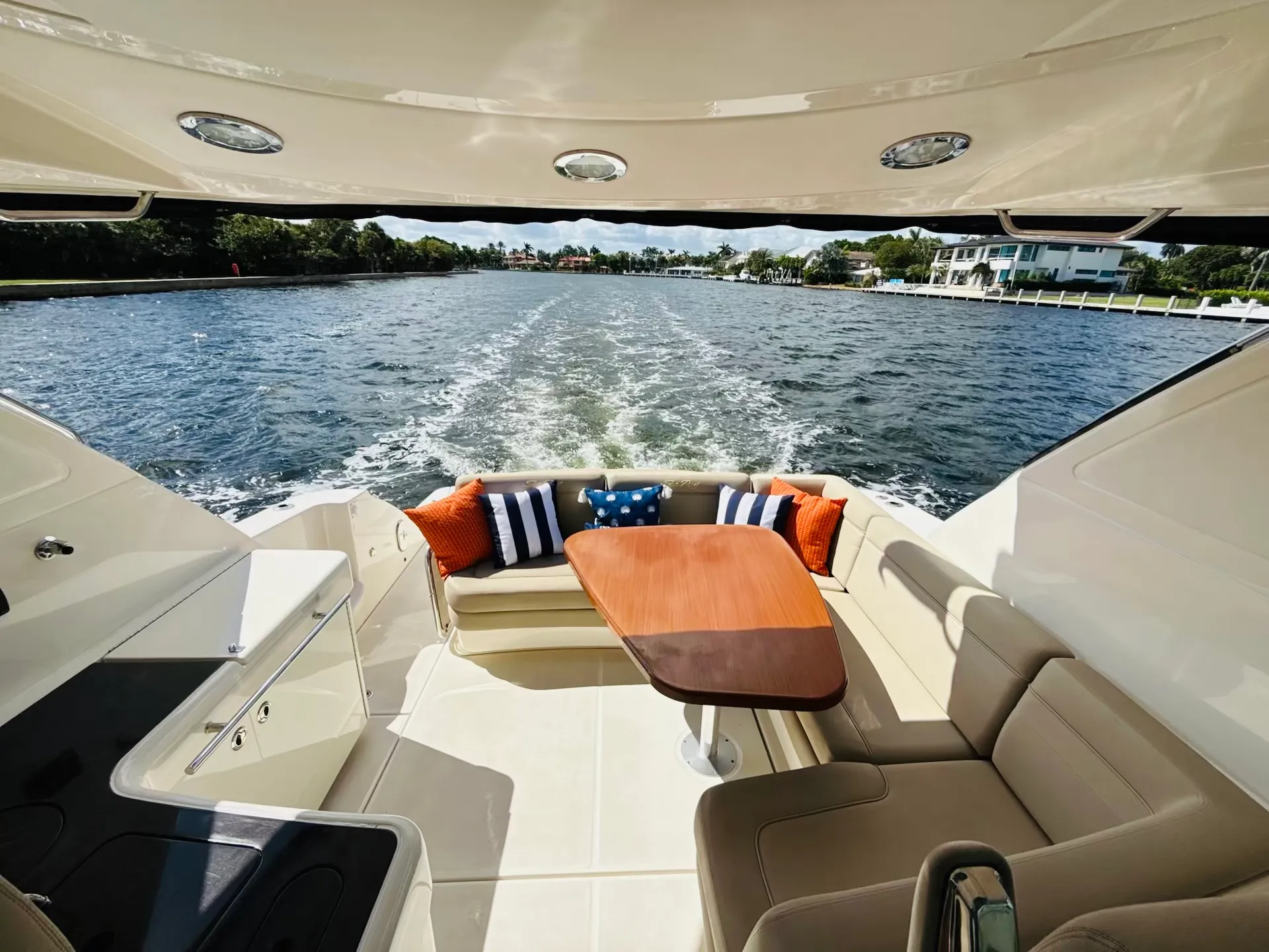 SEA RAY BOATS 450 SUNDANCER (ZEUS DRIVE) in Fort Lauderdale, FL — photo 7