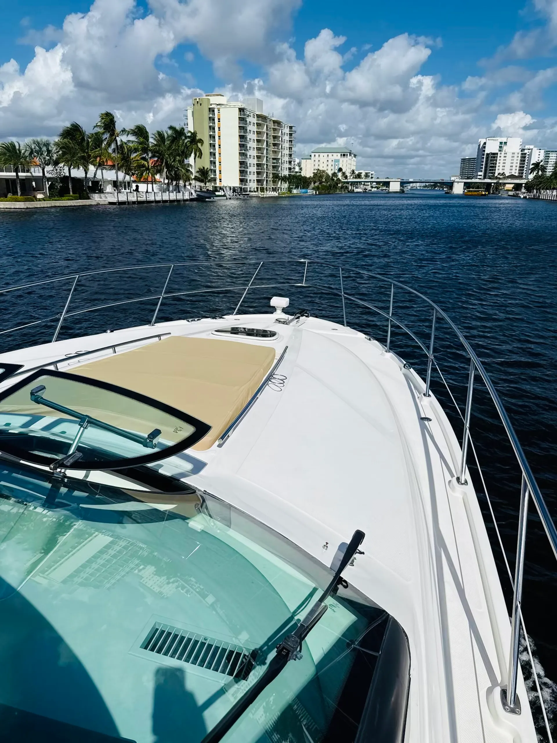 SEA RAY BOATS 450 SUNDANCER (ZEUS DRIVE) in Fort Lauderdale, FL — photo 8