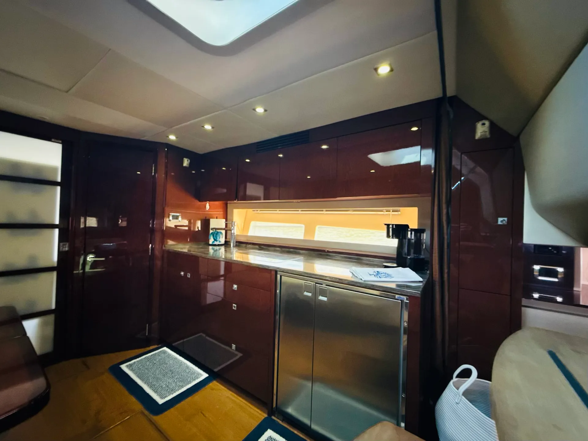 SEA RAY BOATS 450 SUNDANCER (ZEUS DRIVE) in Fort Lauderdale, FL — photo 10