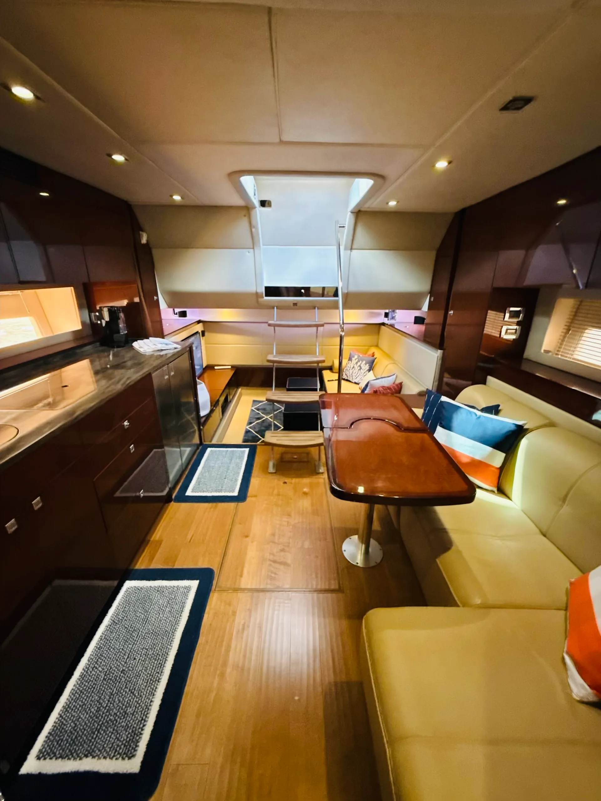 SEA RAY BOATS 450 SUNDANCER (ZEUS DRIVE) in Fort Lauderdale, FL — photo 9