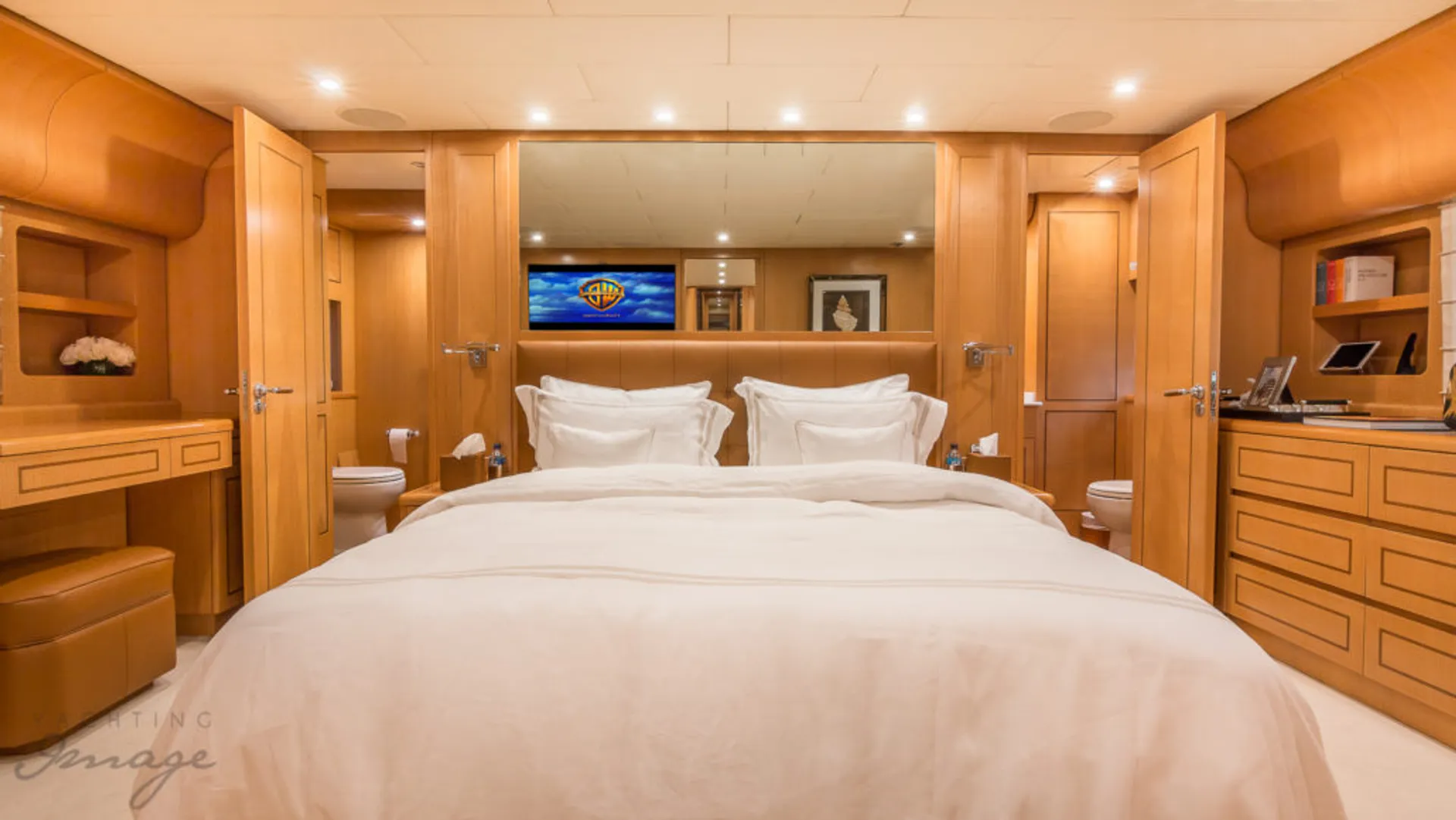 95ft Leopard Pershing Mega Yacht w/Water Toys