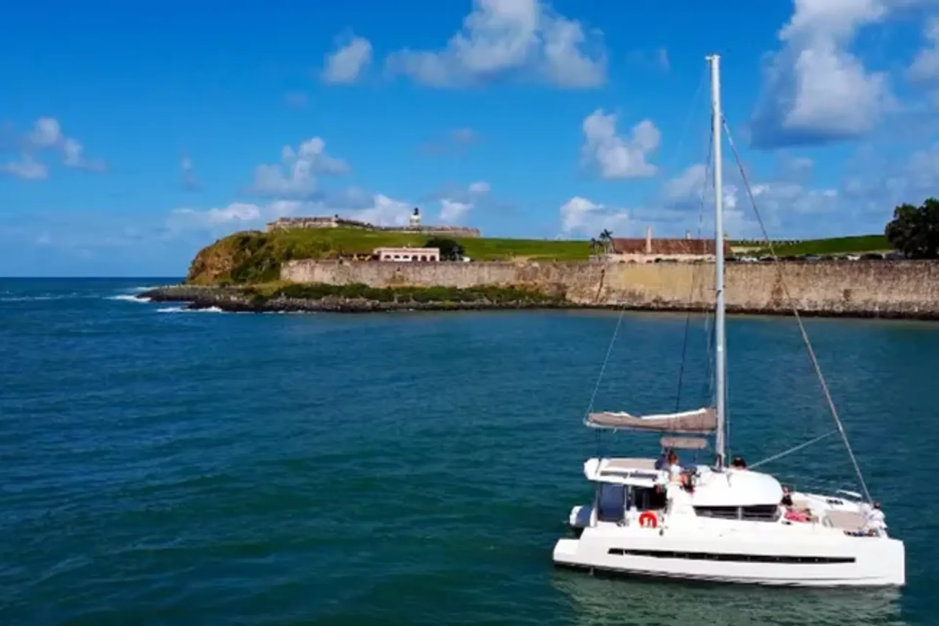 Sailing DeBÍ TiRAR MáS FOToS in Old San Juan