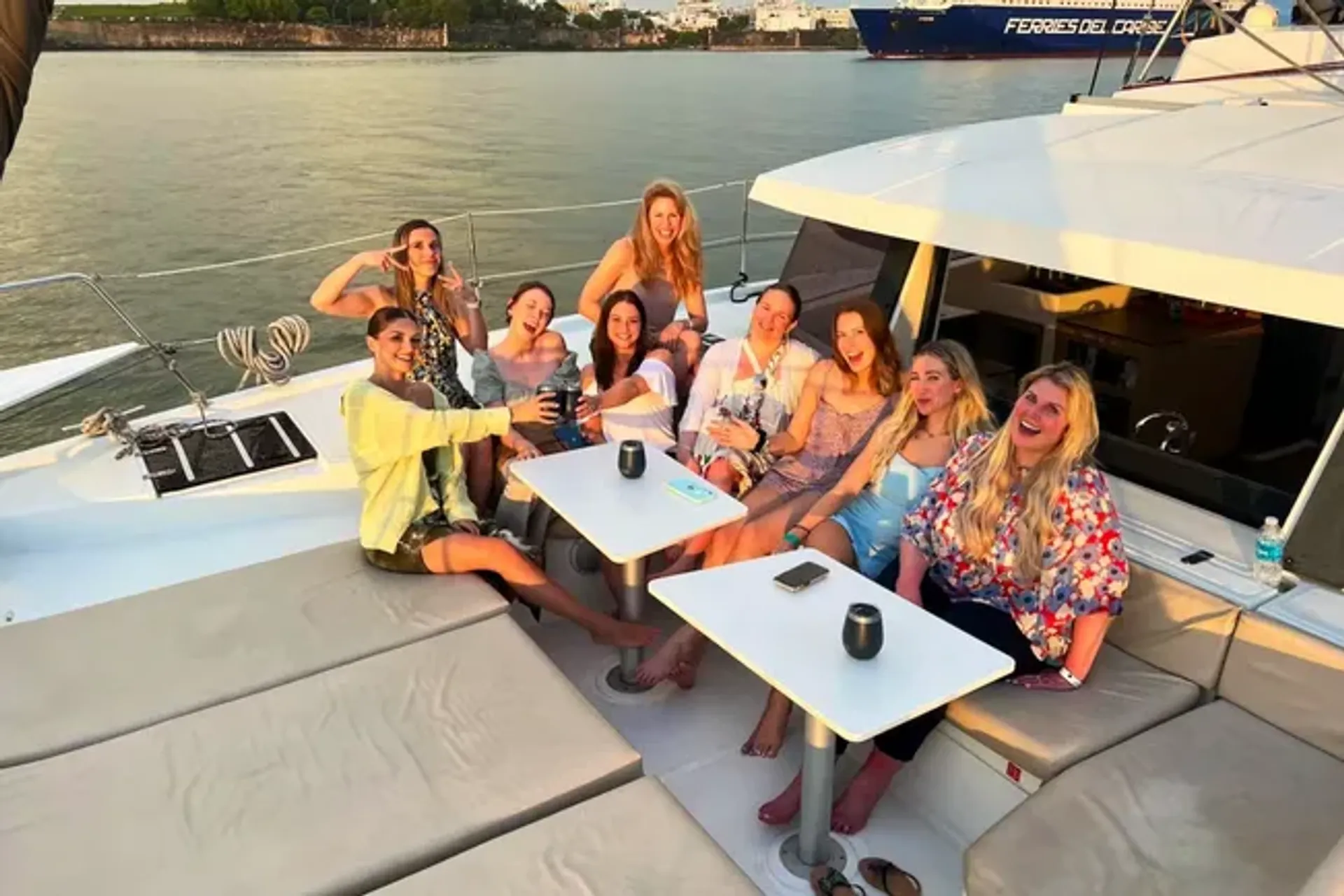 Sailing DeBÍ TiRAR MáS FOToS in Old San Juan