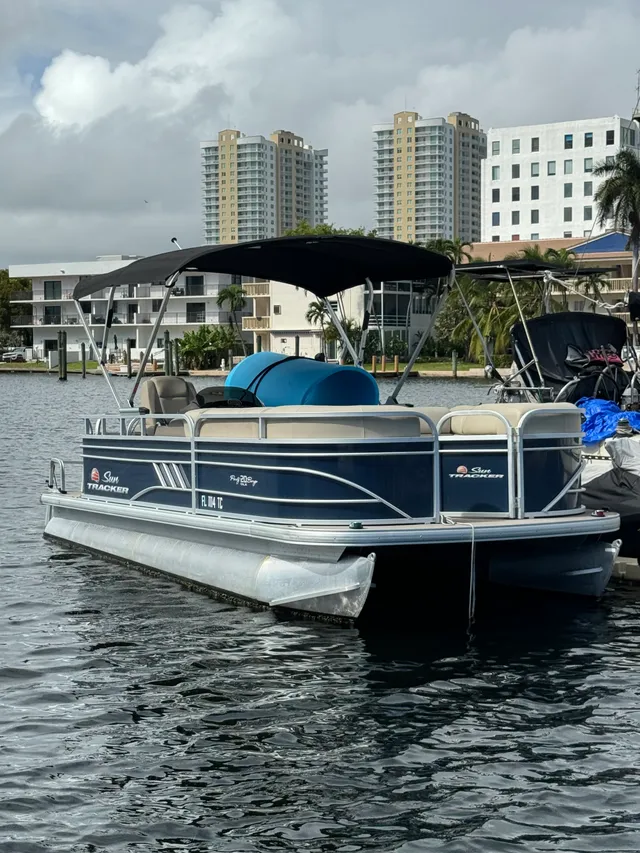 Rent a SUN TRACKER pontoon in Hallandale Beach, FL near me