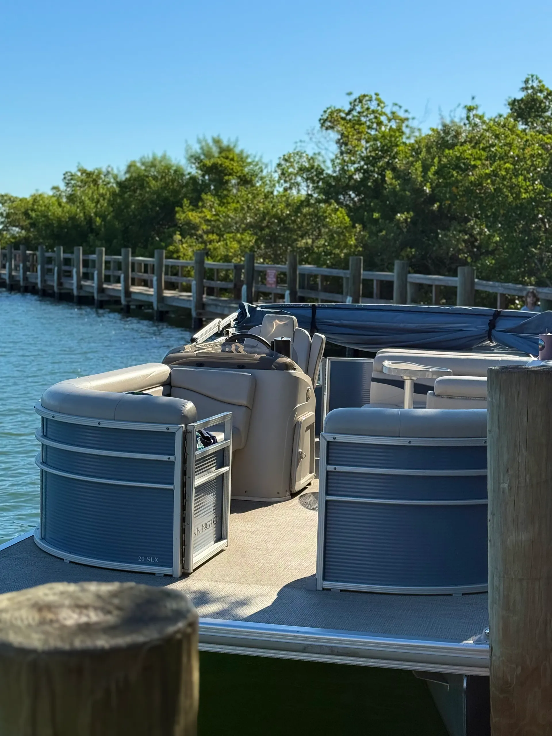 20 ft Bennington SLX