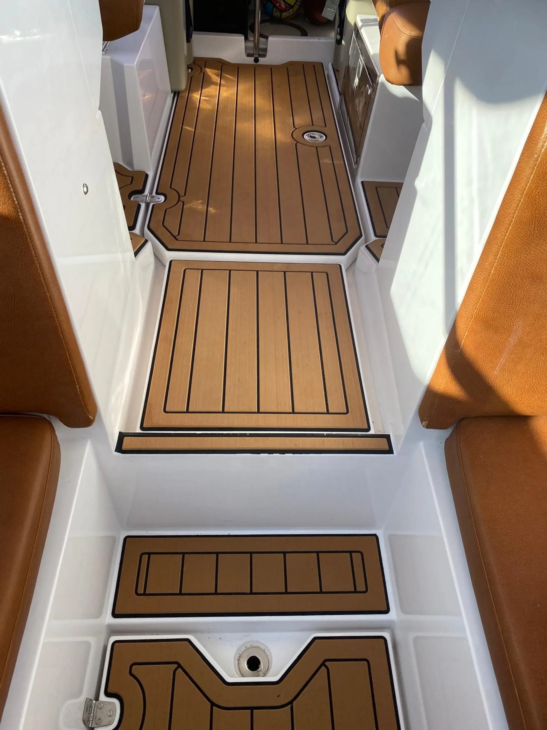 "Adventure Awaits: 25' Axopar – Sleek, Fast, and Ready to Cruise!"