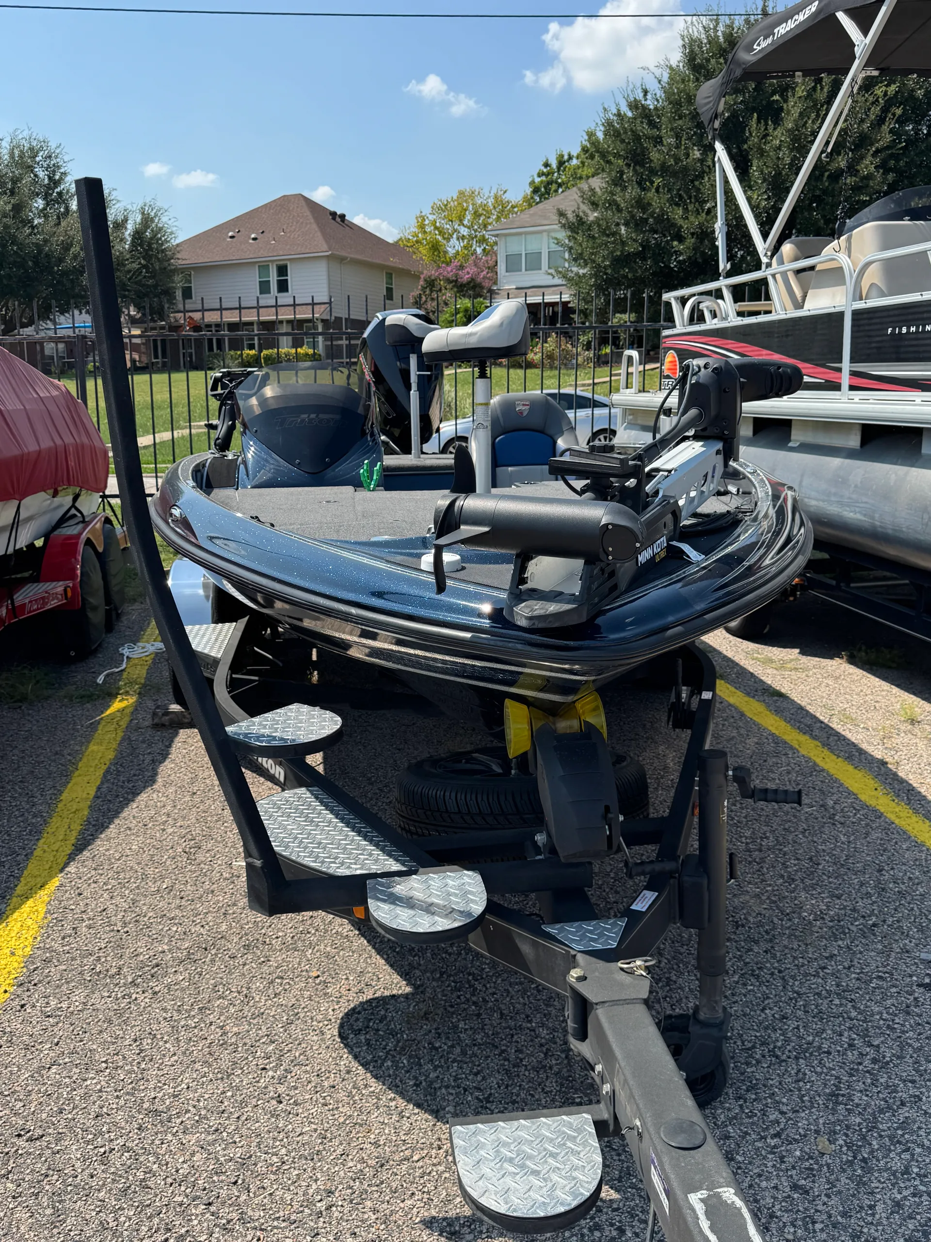 Ultimate Relaxation & Fishing Adventure: State-of-the-Art Boating Expe