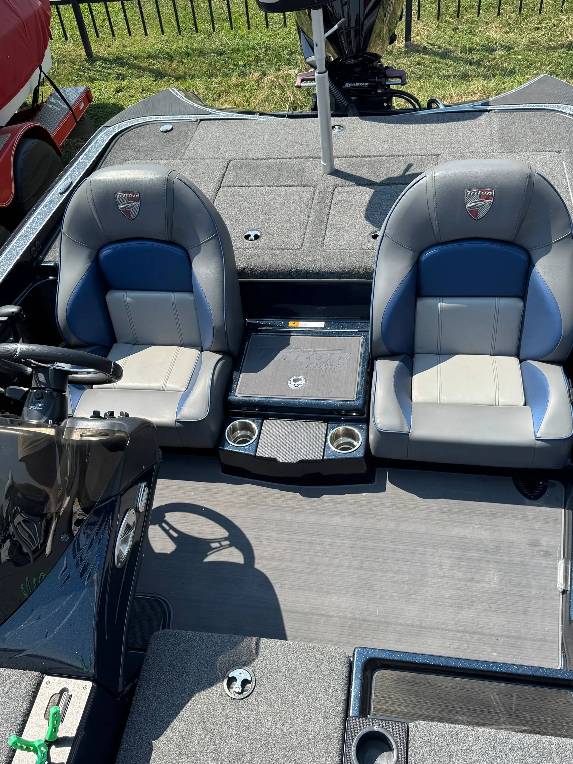 Ultimate Relaxation & Fishing Adventure: State-of-the-Art Boating Expe