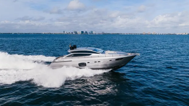 Rent a Pershing motor yacht in Key Largo, FL near me