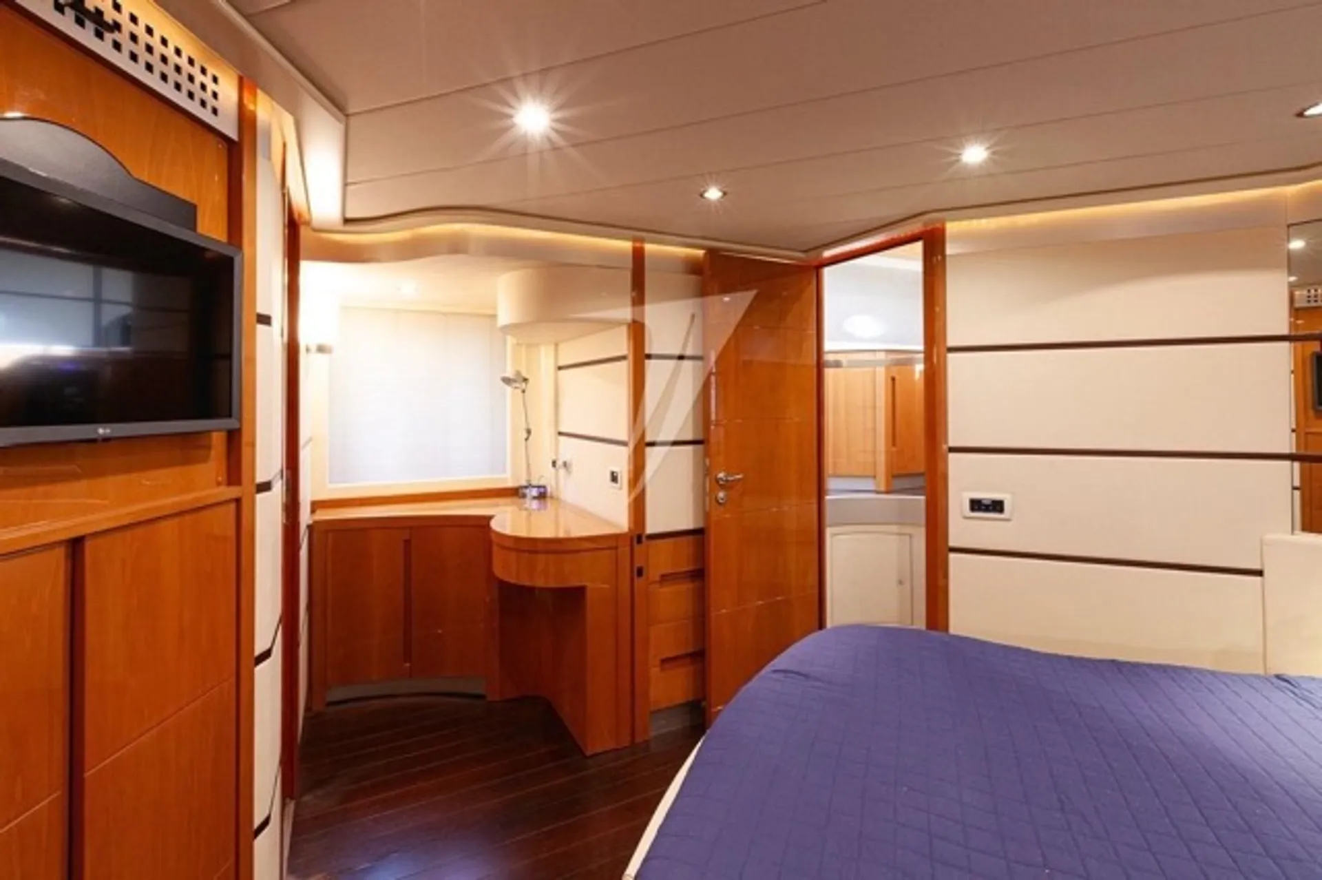 Miami Yacht Rental 70ft | 2 jet skis