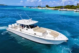 43ft Luxury Sport Yacht (Tiara Pursuit) boat photo