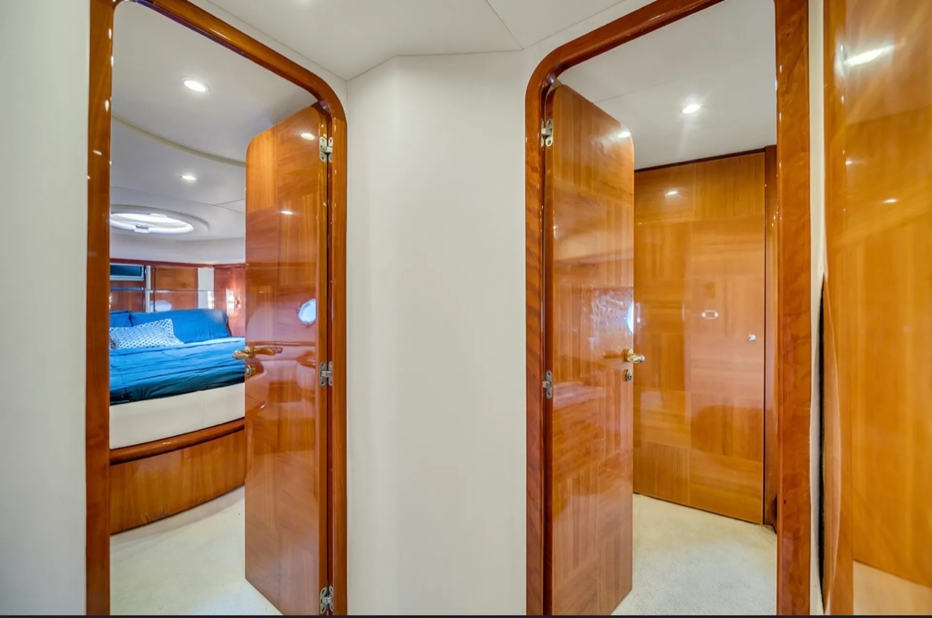 💥2 FREE JETSKI ! 💥Luxurious 70ft Azimut Include Floating Island 💥