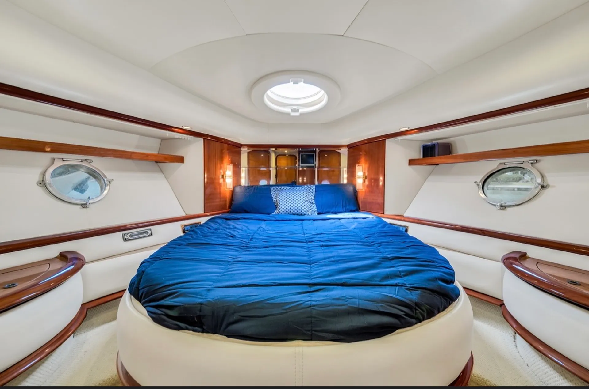 💥2 FREE JETSKI ! 💥Luxurious 70ft Azimut Include Floating Island 💥