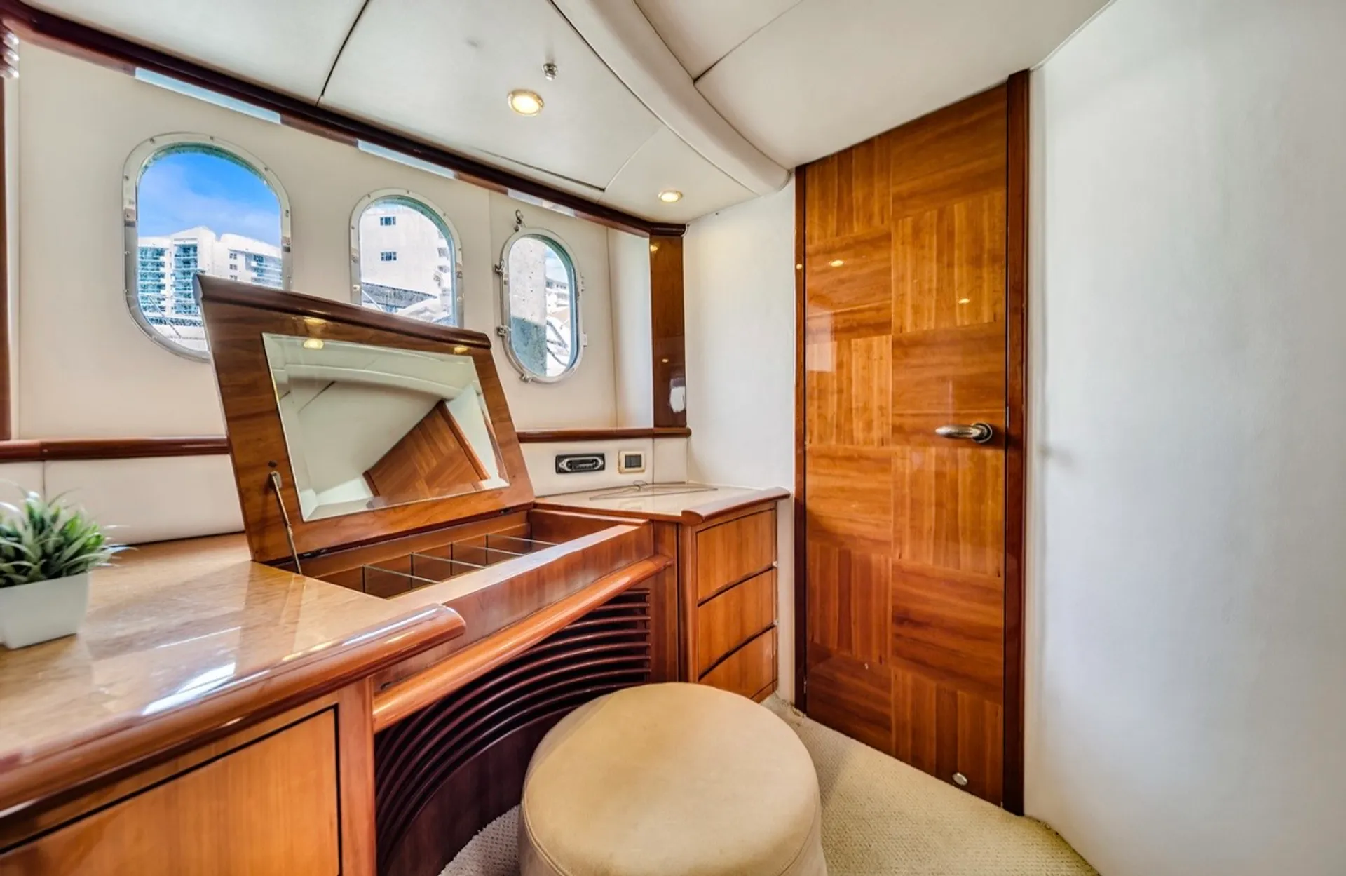 💥2 FREE JETSKI ! 💥Luxurious 70ft Azimut Include Floating Island 💥