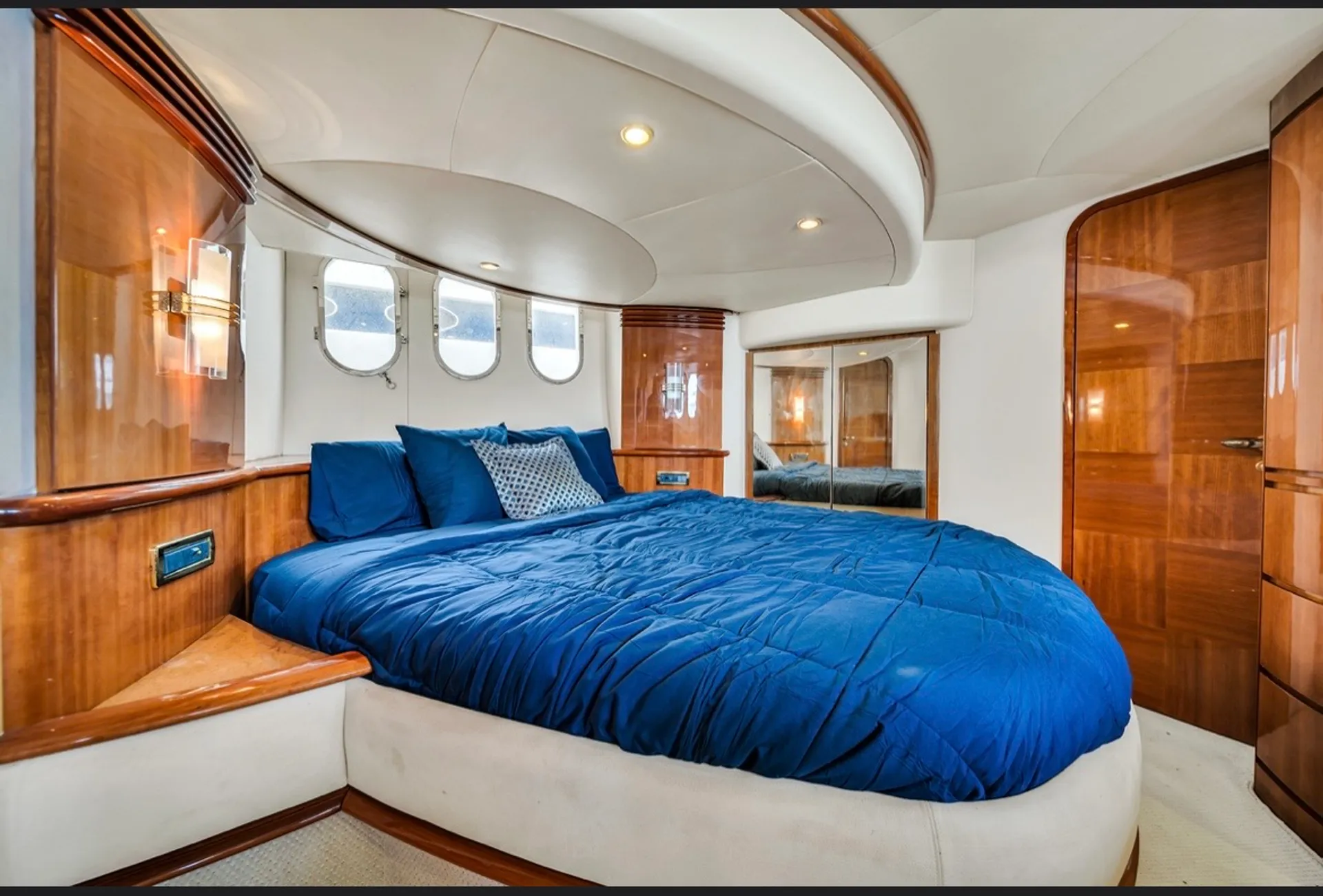 💥2 FREE JETSKI ! 💥Luxurious 70ft Azimut Include Floating Island 💥