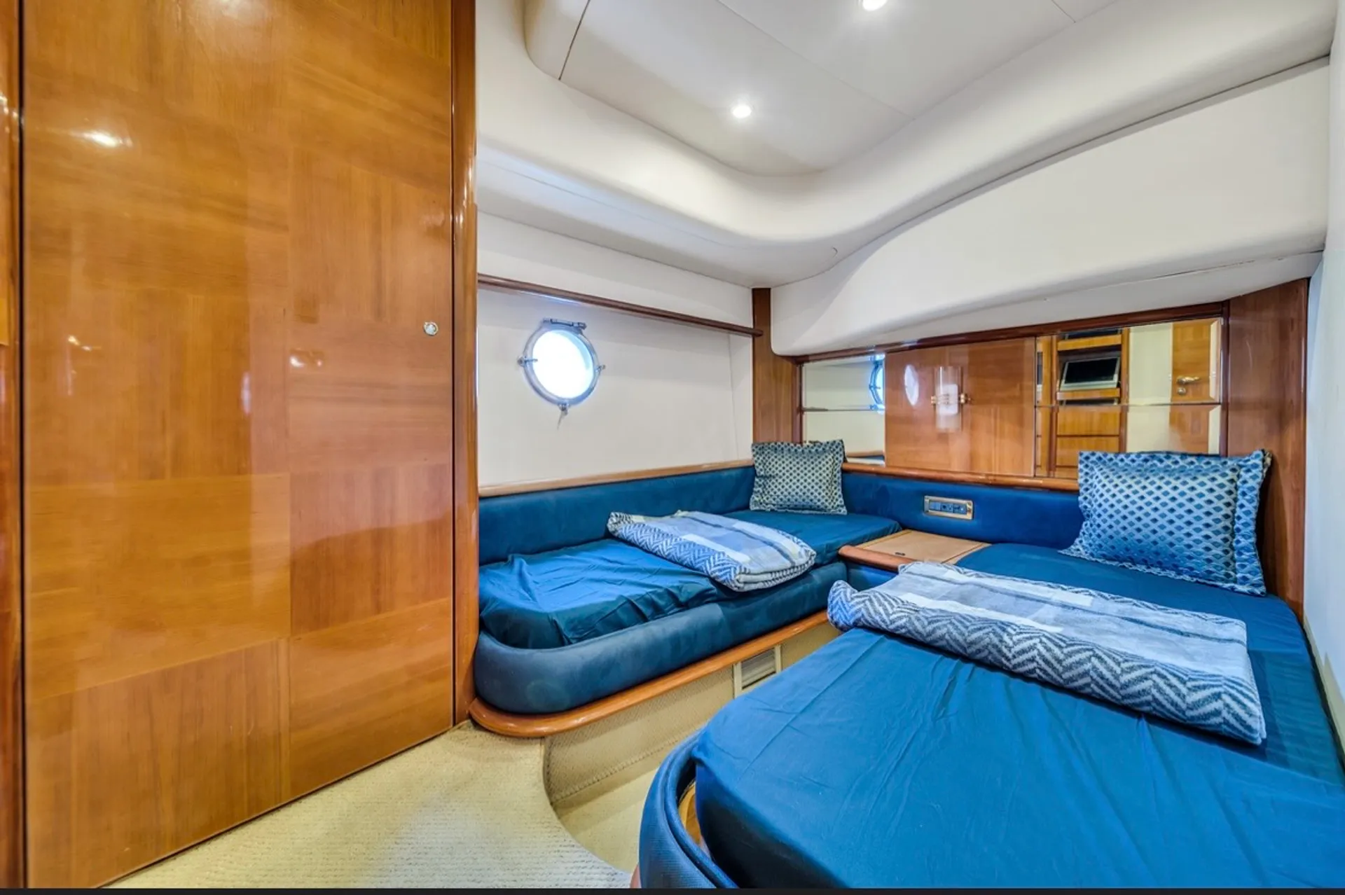 💥2 FREE JETSKI ! 💥Luxurious 70ft Azimut Include Floating Island 💥