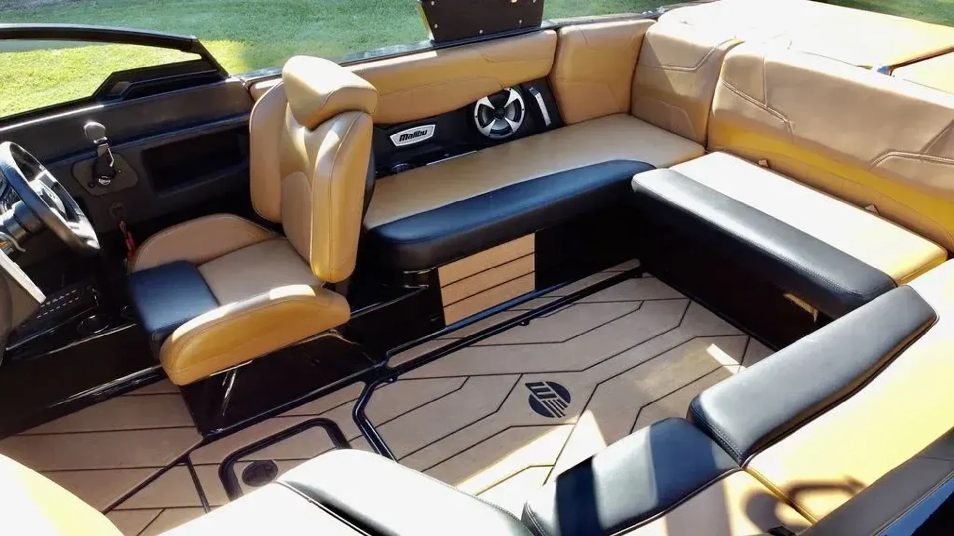 Malibu 22 LSV - LAKE TRAVIS  in Austin, TX — photo 5