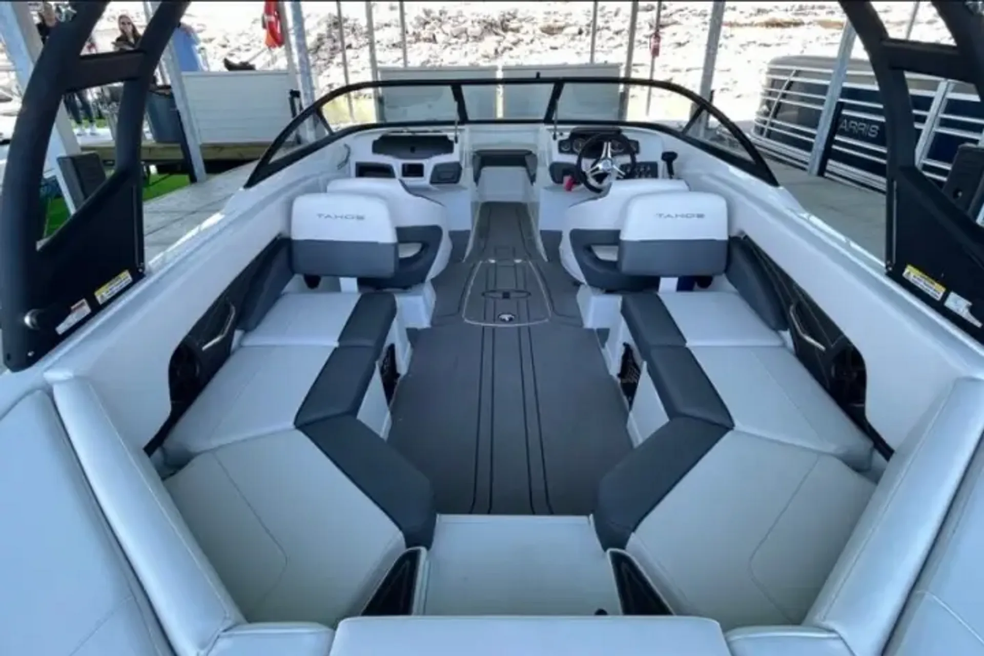 TAHOE BY TRACKER MARINE 210 S in Point Venture, TX — photo 5