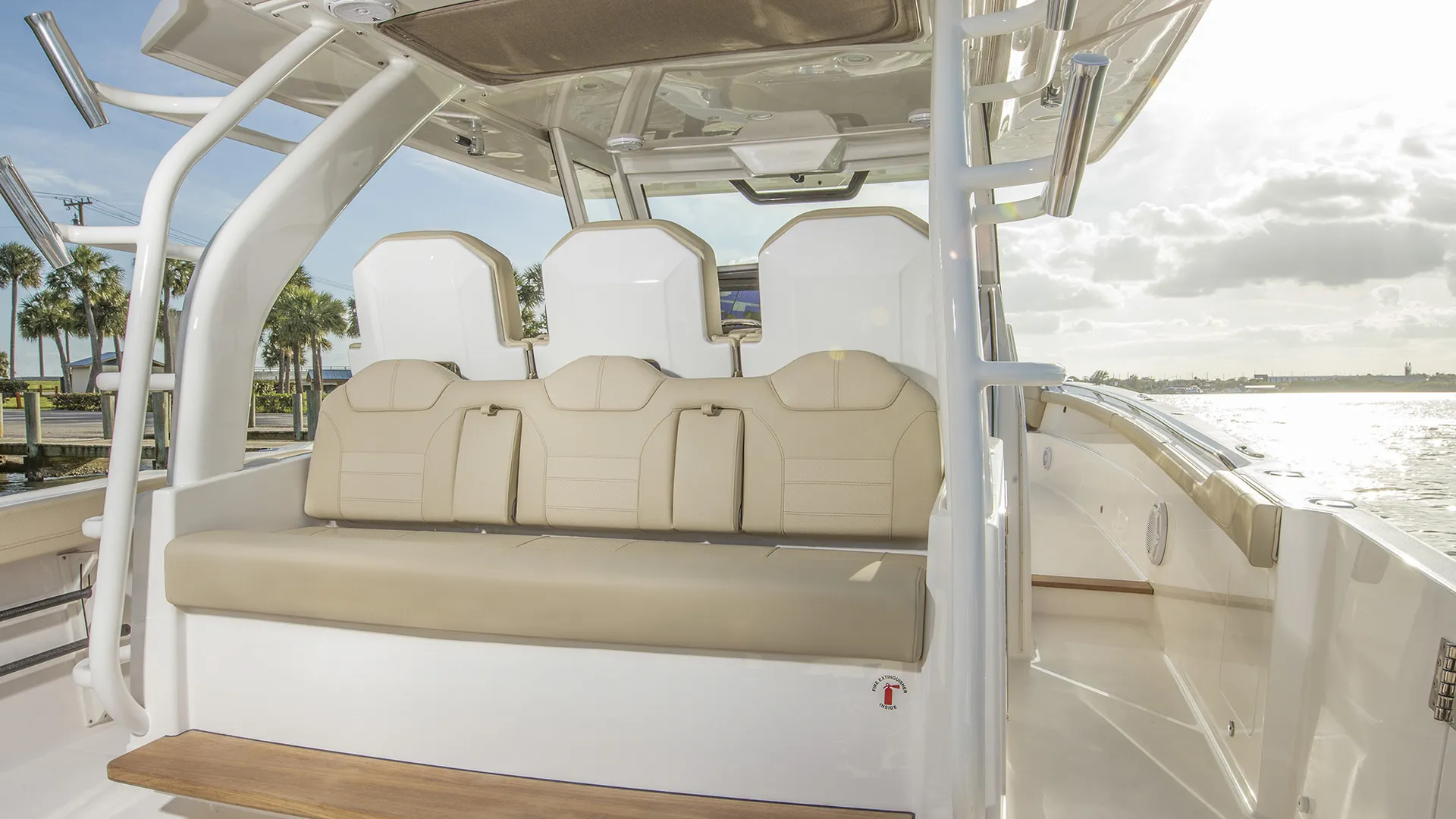 43ft Luxury Sport Yacht (Tiara Pursuit)