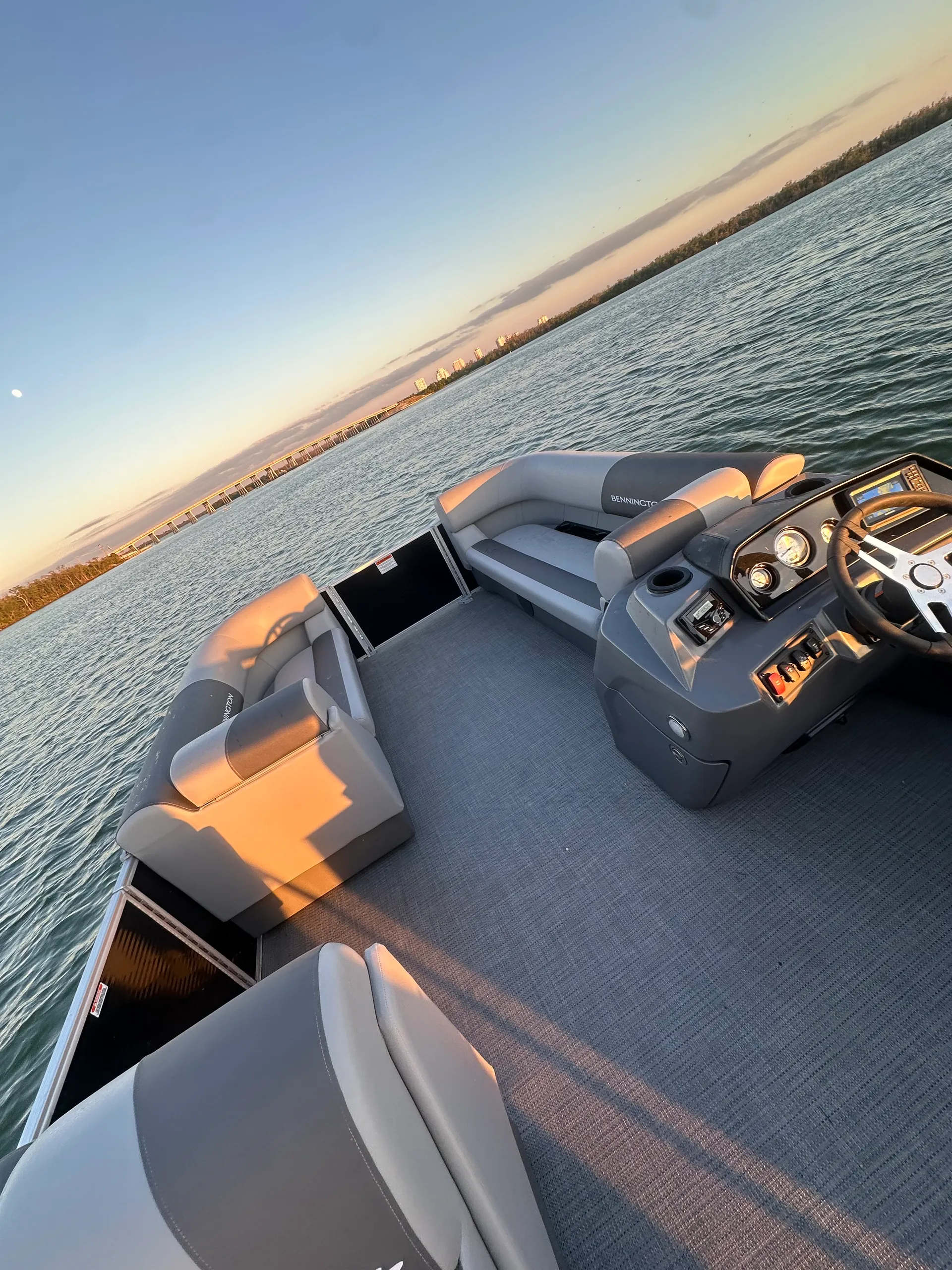 Brand New Bennington 20 SVL