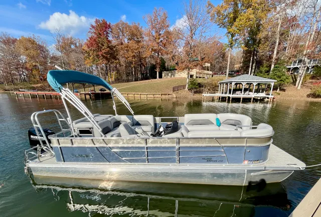Rent a LANDAU pontoon in Spotsylvania Courthouse, VA near me