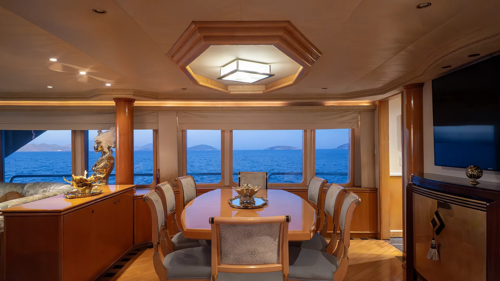 Custom Superyacht in Long Beach, CA — photo 6
