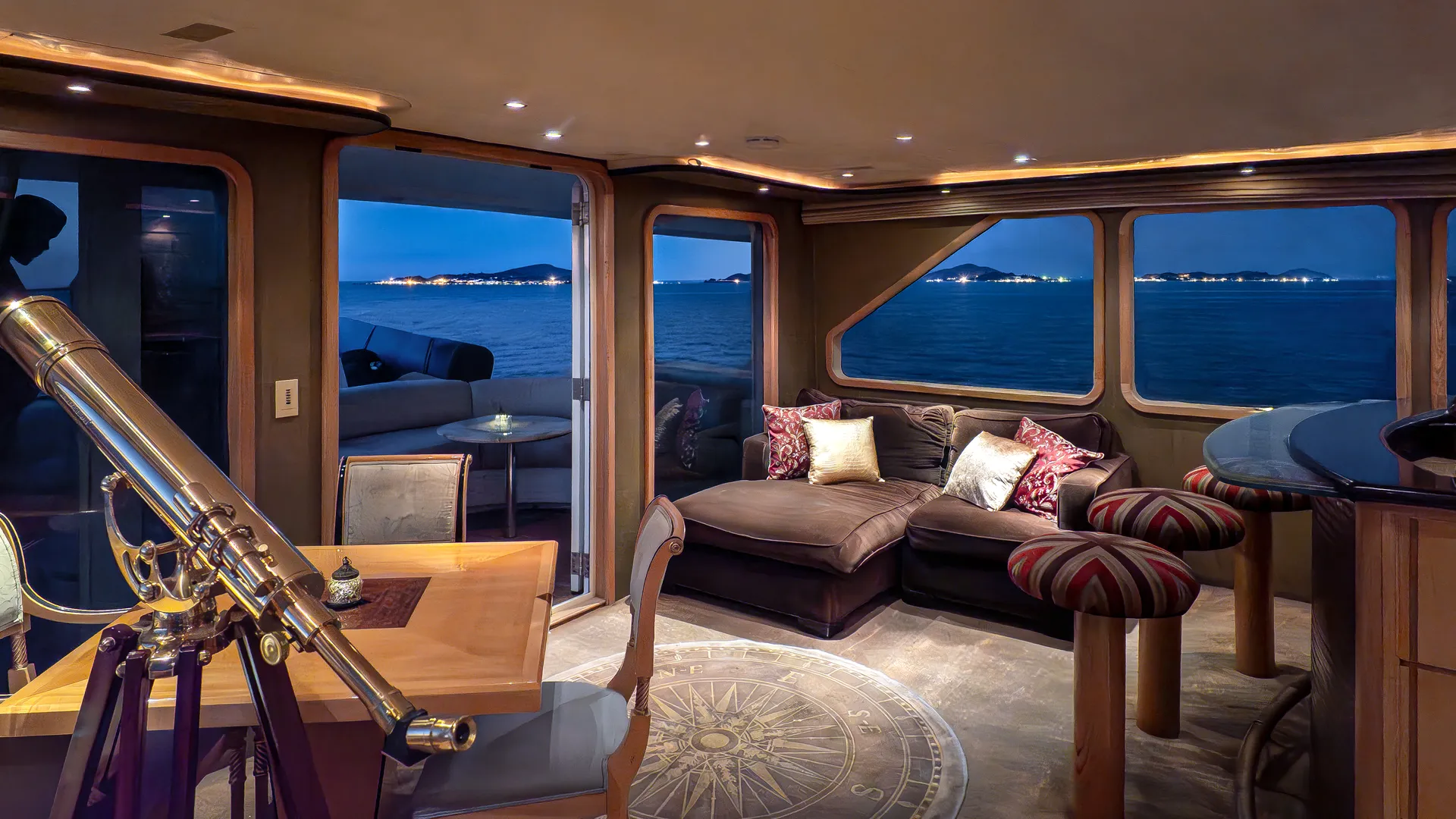 Custom Superyacht in Long Beach, CA — photo 9