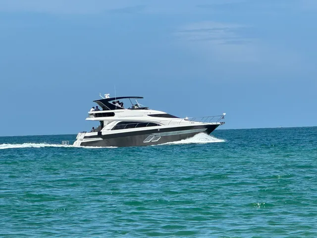 Rent a Carver Yachts flybridge in Naples, FL near me