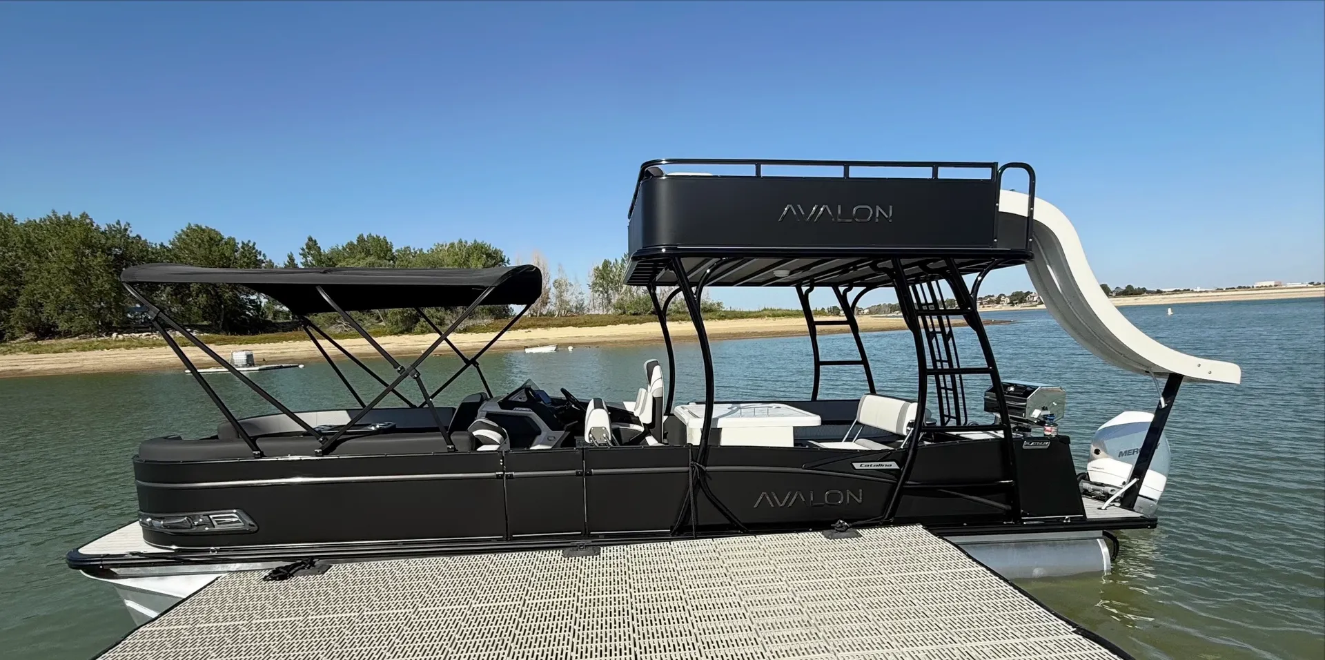 Horsetooth, Carter Lake, Boyd Lake • Top Deck w/ Slide Tritoon