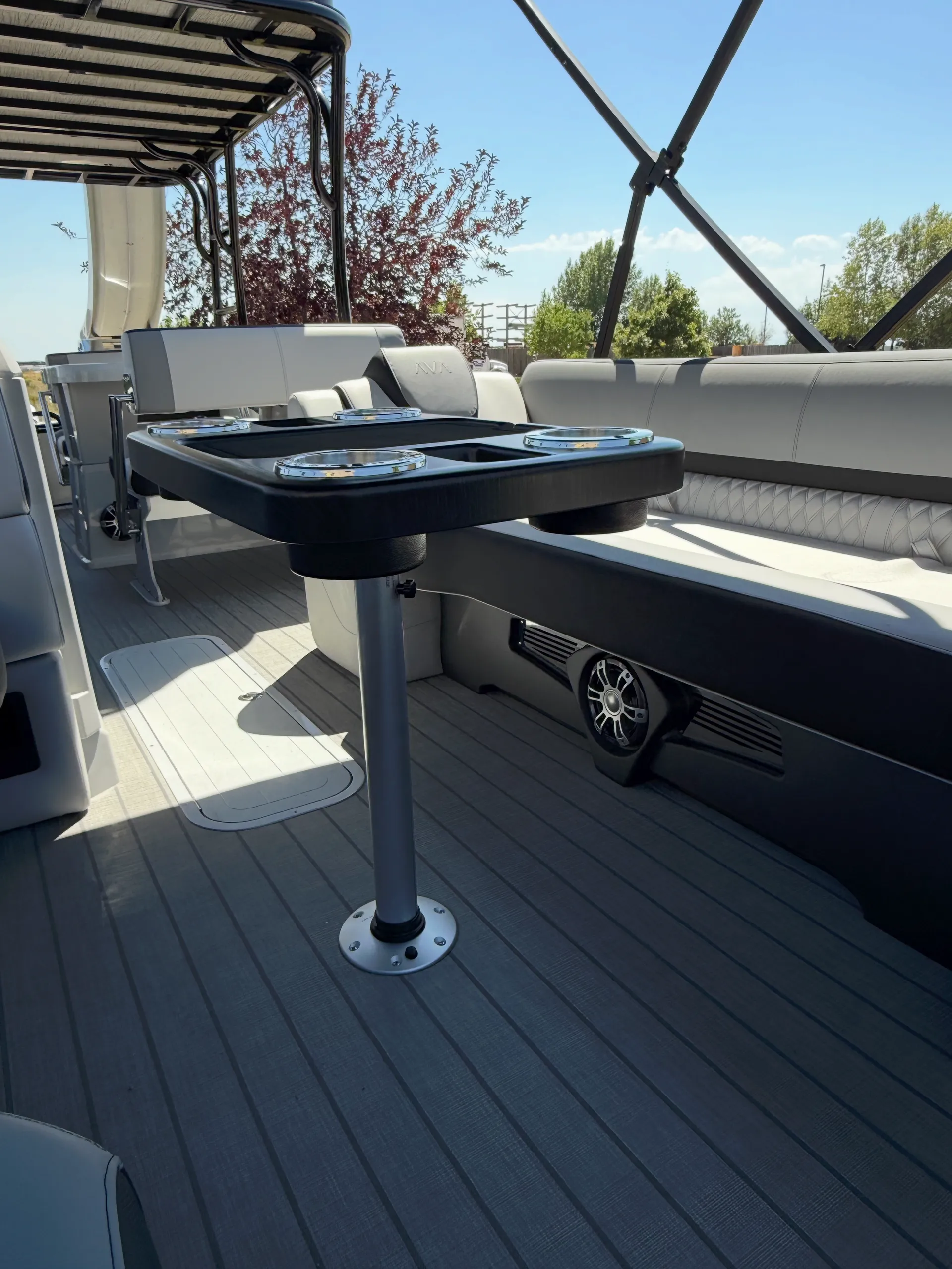 Horsetooth, Carter Lake, Boyd Lake • Top Deck w/ Slide Tritoon