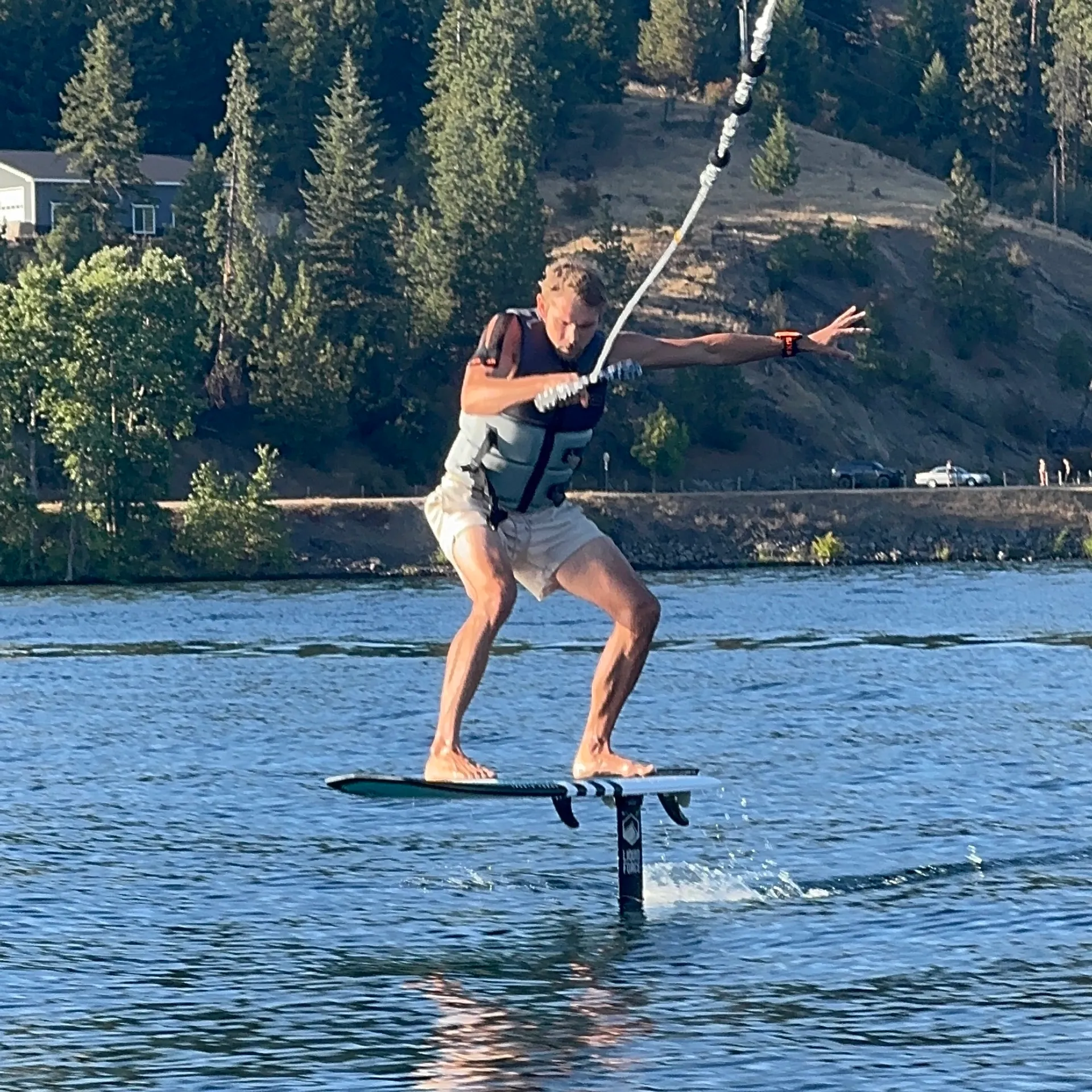 2024 Axis T235 wakesurf (16 people)