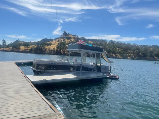 Rent a AVALON PONTOONS pontoon in Copperopolis, CA near me