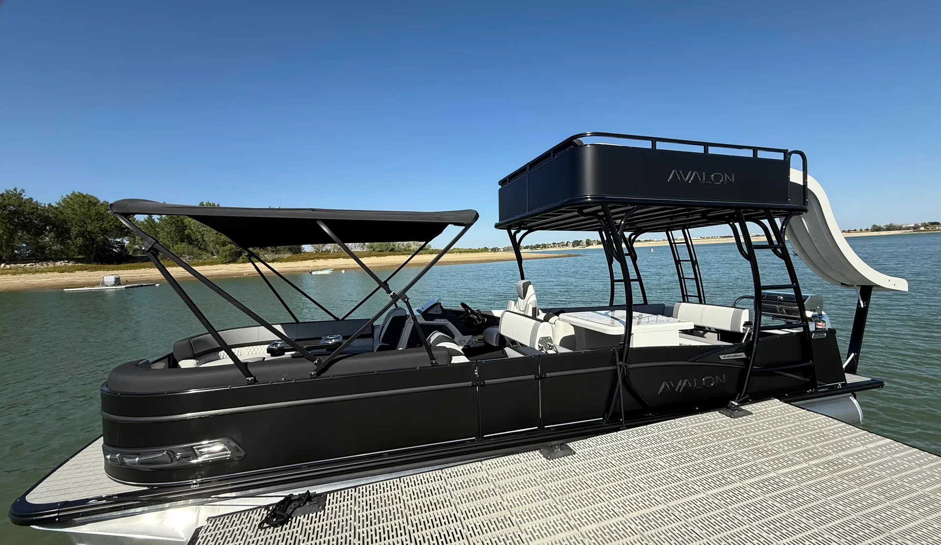 Horsetooth, Carter Lake, Boyd Lake • Top Deck w/ Slide Tritoon