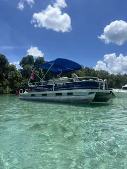 SunTracker Pontoon - Free delivery to Lake Eustis boat photo